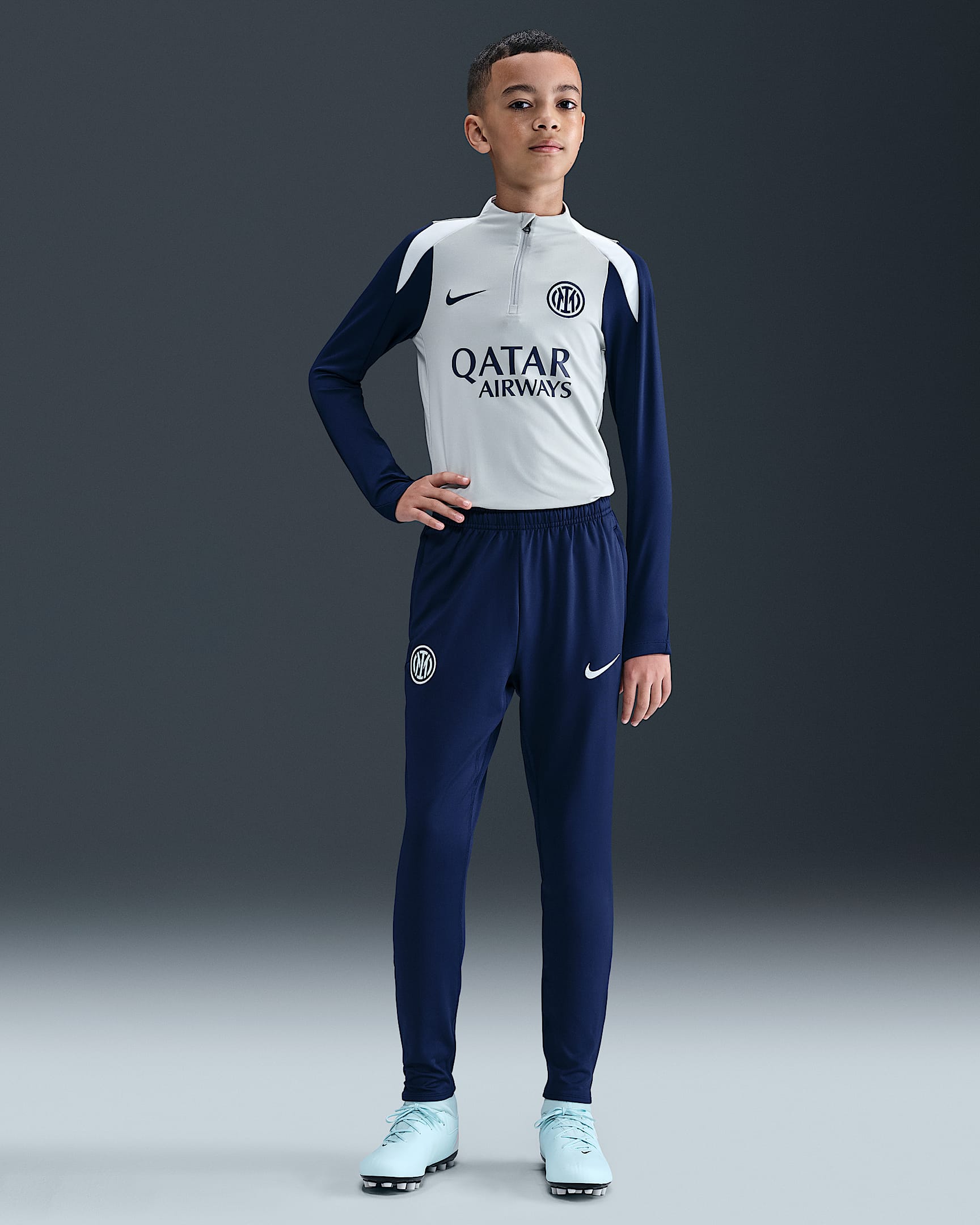 Masinkstrikkede Inter Milan Strike-Nike Dri-FIT-fodboldbukser til større børn - Blue Void/Ghost Aqua/Ghost Aqua