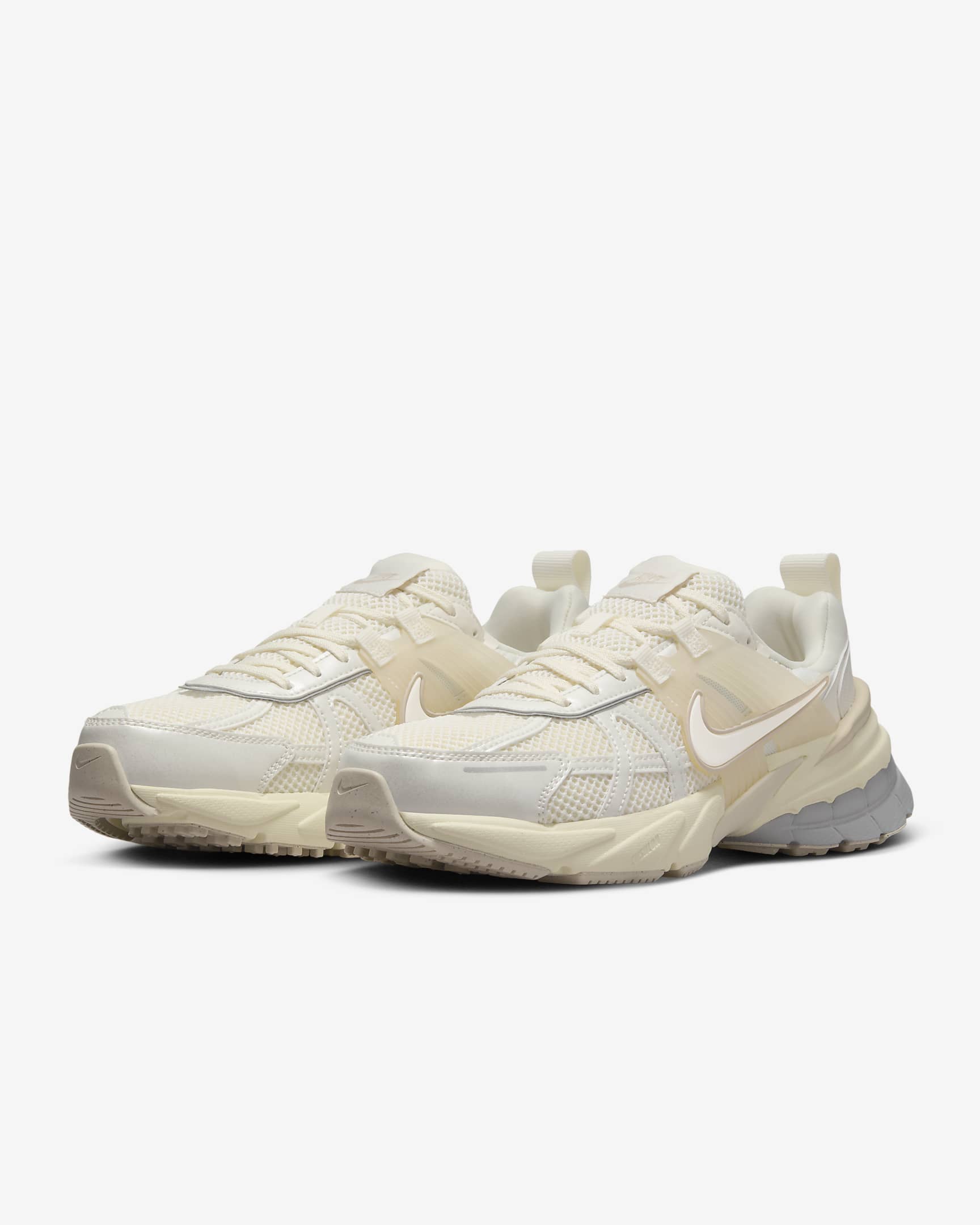 Chaussure Nike V2K Run - Pale Ivory/Coconut Milk/Sanddrift/Pale Ivory