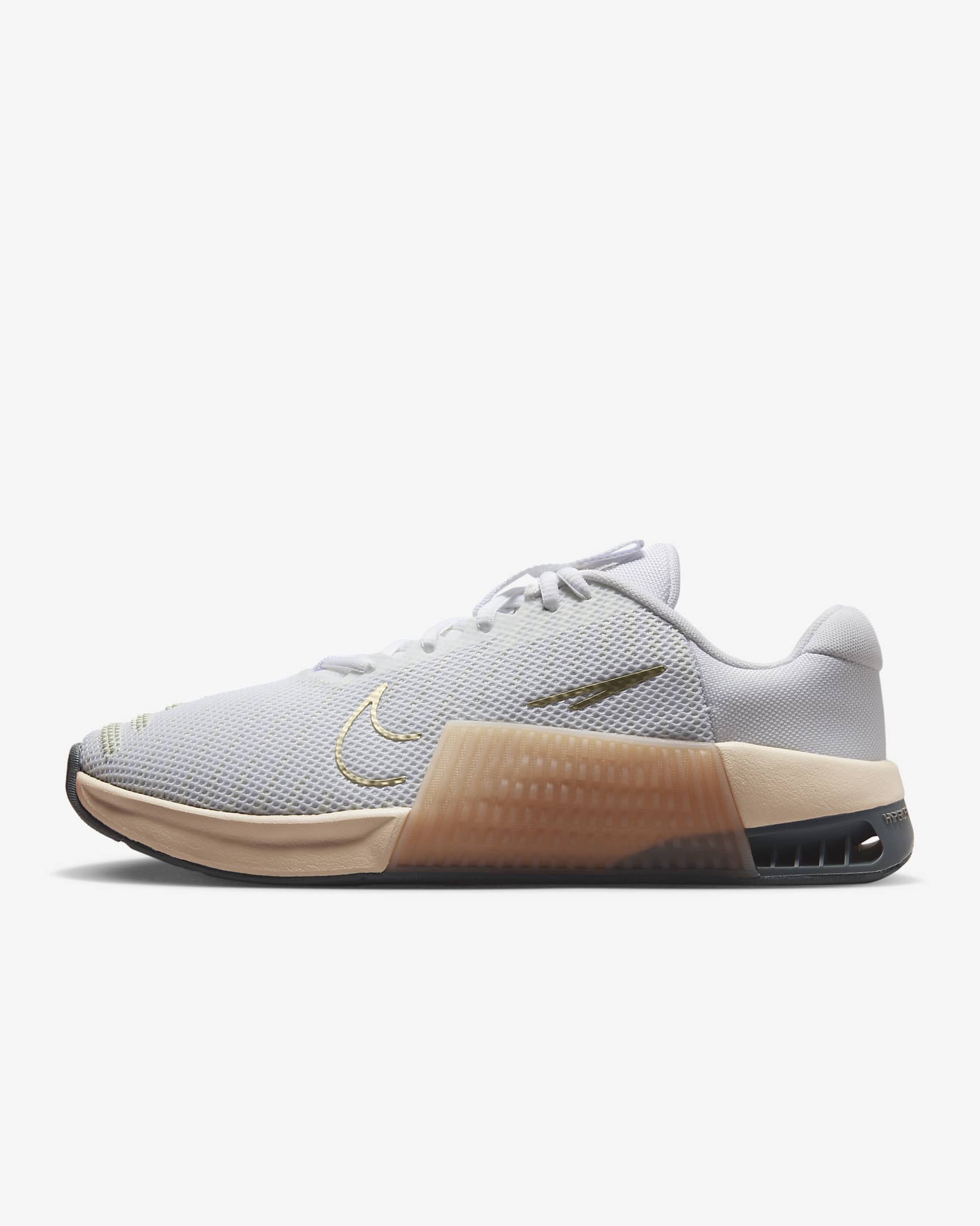 Chaussure d'entraînement Nike Metcon 9 pour femme - Blanc/Metallic Gold Grain/Sanddrift/Blanc