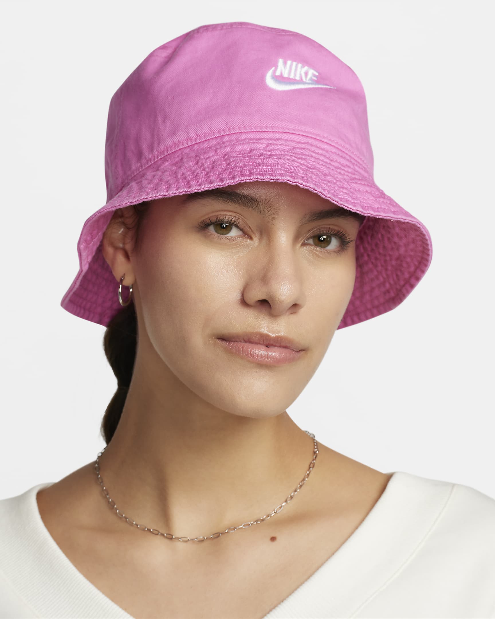 Nike Apex Futura Washed Bucket Hat. Nike BE