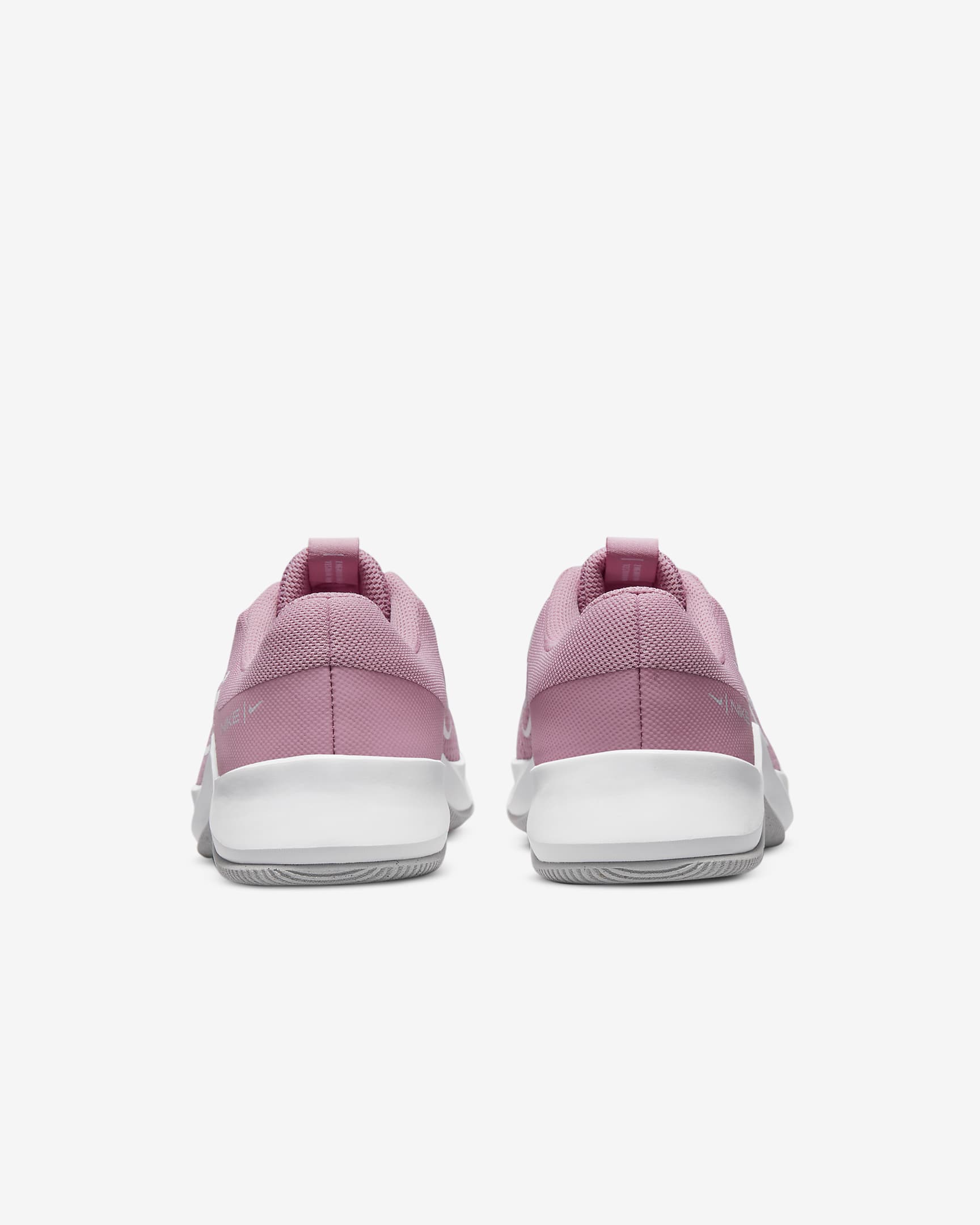 Nike MC Trainer 2 női edzőcipő - Elemental Pink/Pure Platinum/Fehér