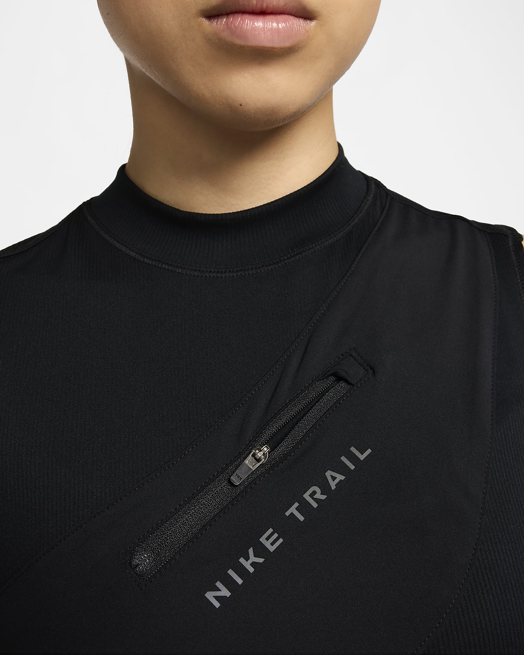 เสื้อกล้ามวิ่งผู้หญิงมีช่องเก็บของ Dri-FIT Nike Trail - ดำ/Anthracite