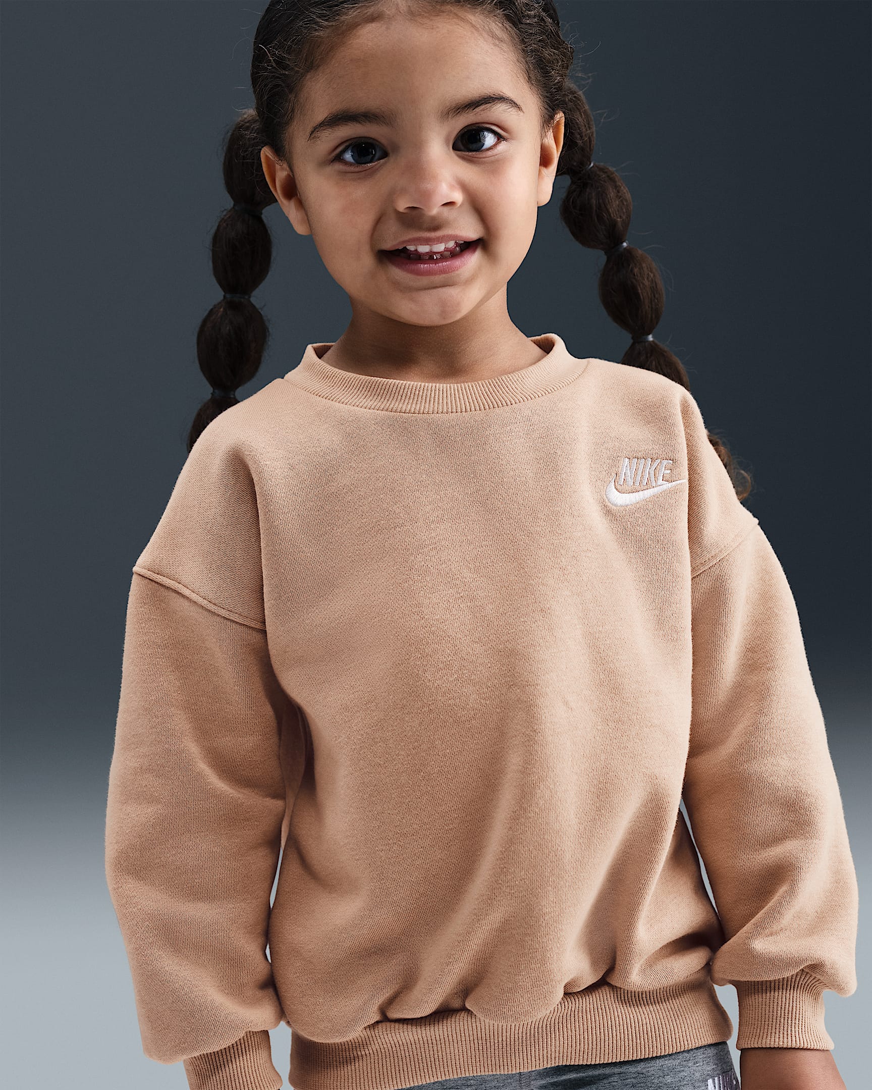 Playera de cuello redondo oversized infantil Nike - Cáñamo