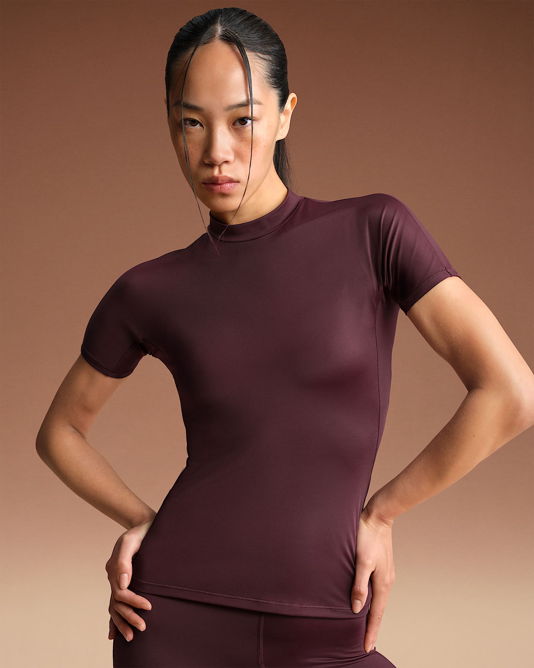 NikeSKIMS Shine Women's Mock-Neck Short-Sleeve Top - NSKM CURRANT