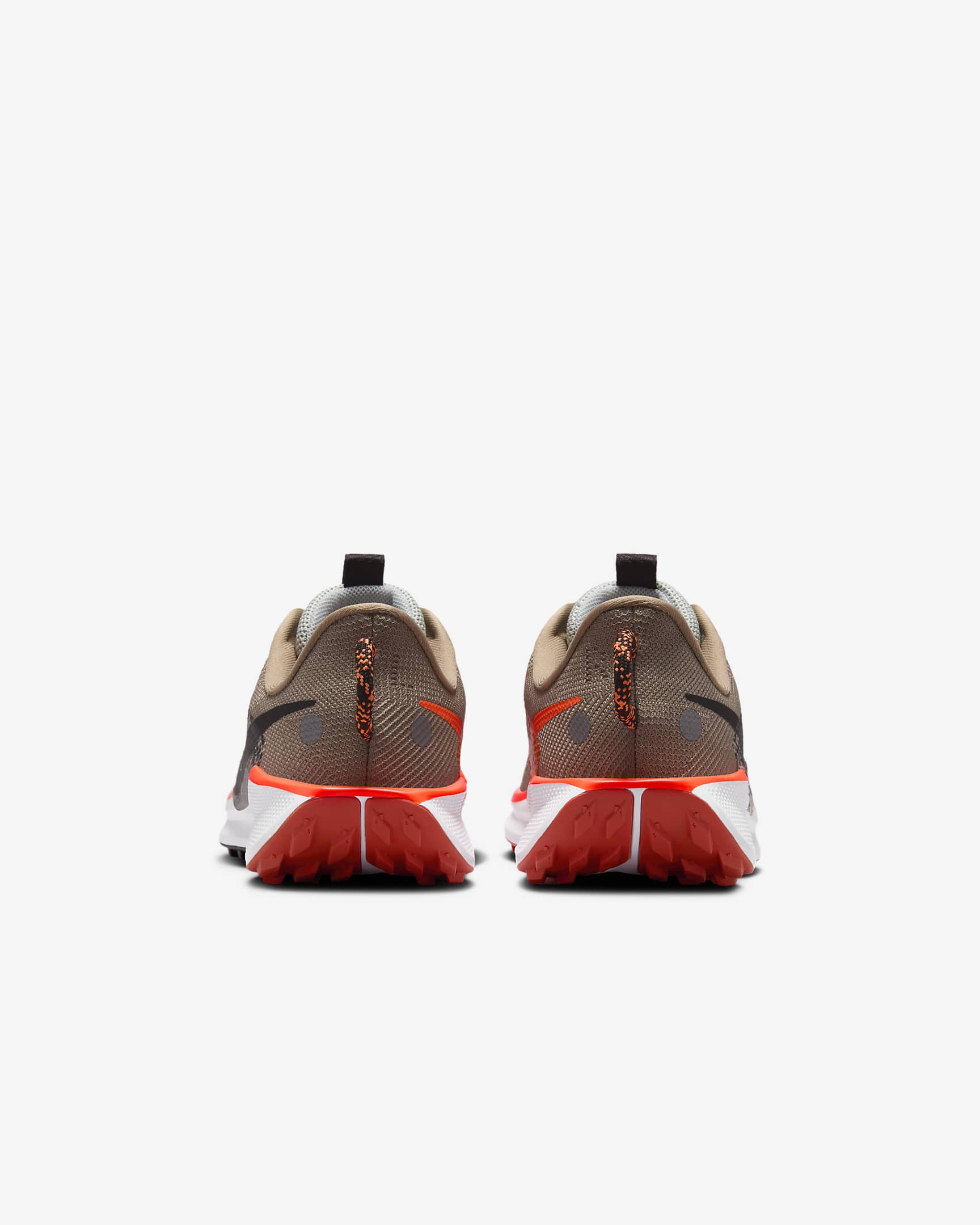 Nike Pegasus Trail 5 terepfutócipő nagyobb gyerekeknek - Khaki/Hyper Crimson/Vintage Coral/Velvet Brown