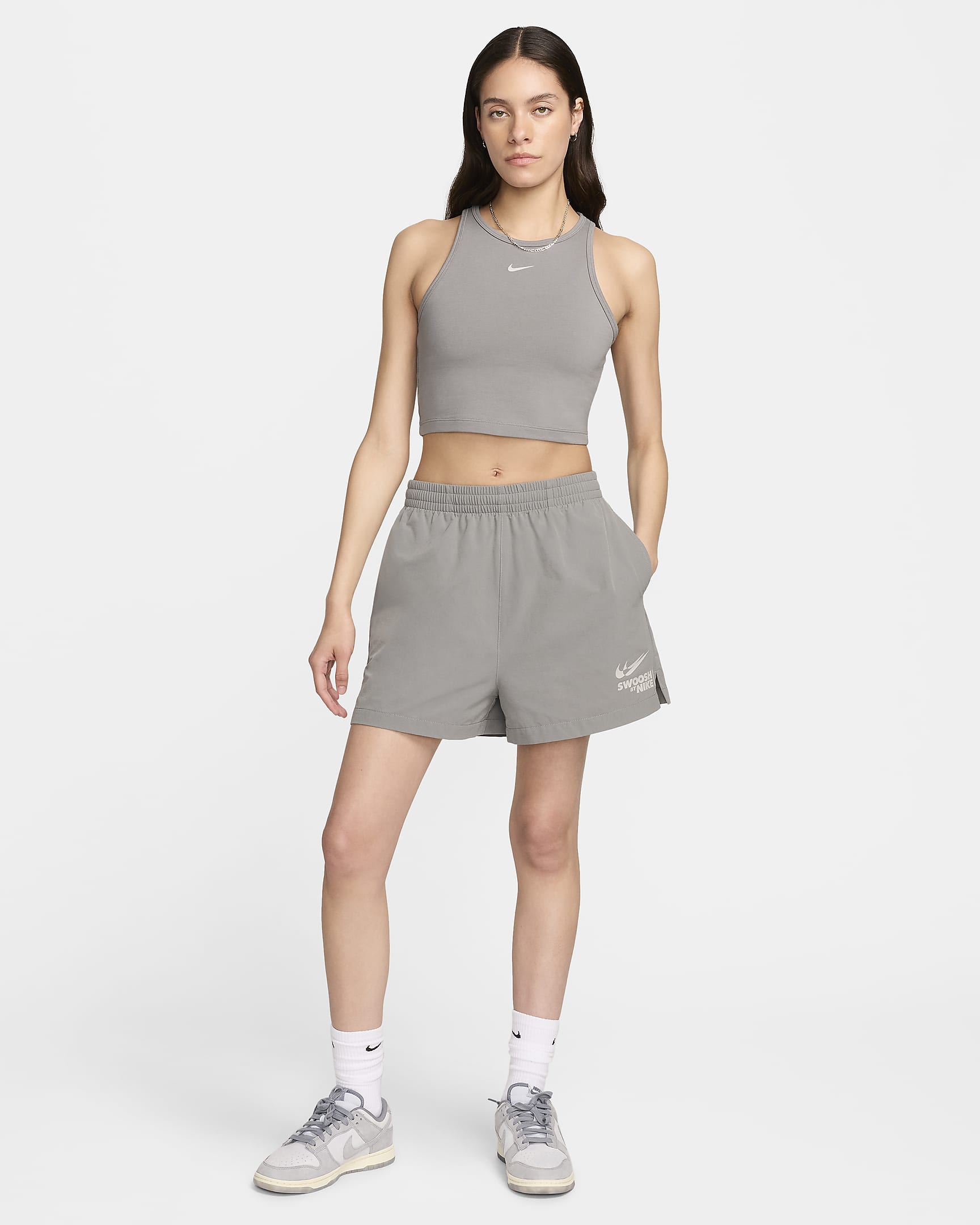 Nike Sportswear-vævede shorts til kvinder - Flat Pewter/Light Iron Ore