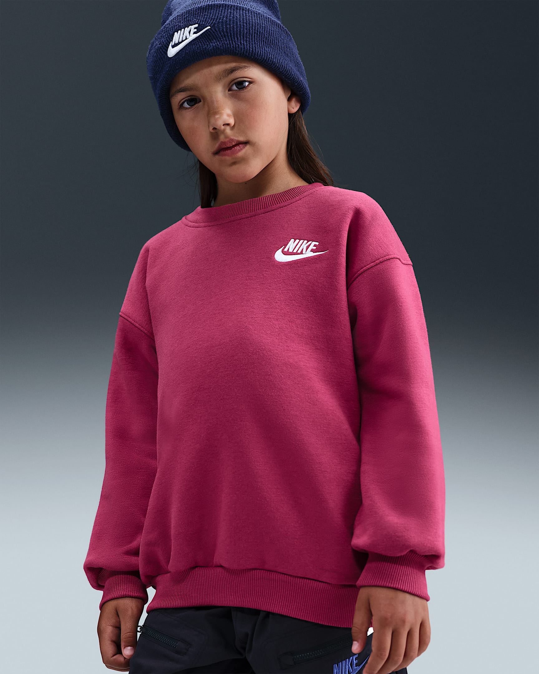 Playera de cuello redondo oversized para niños talla pequeña Nike - Remolacha dulce