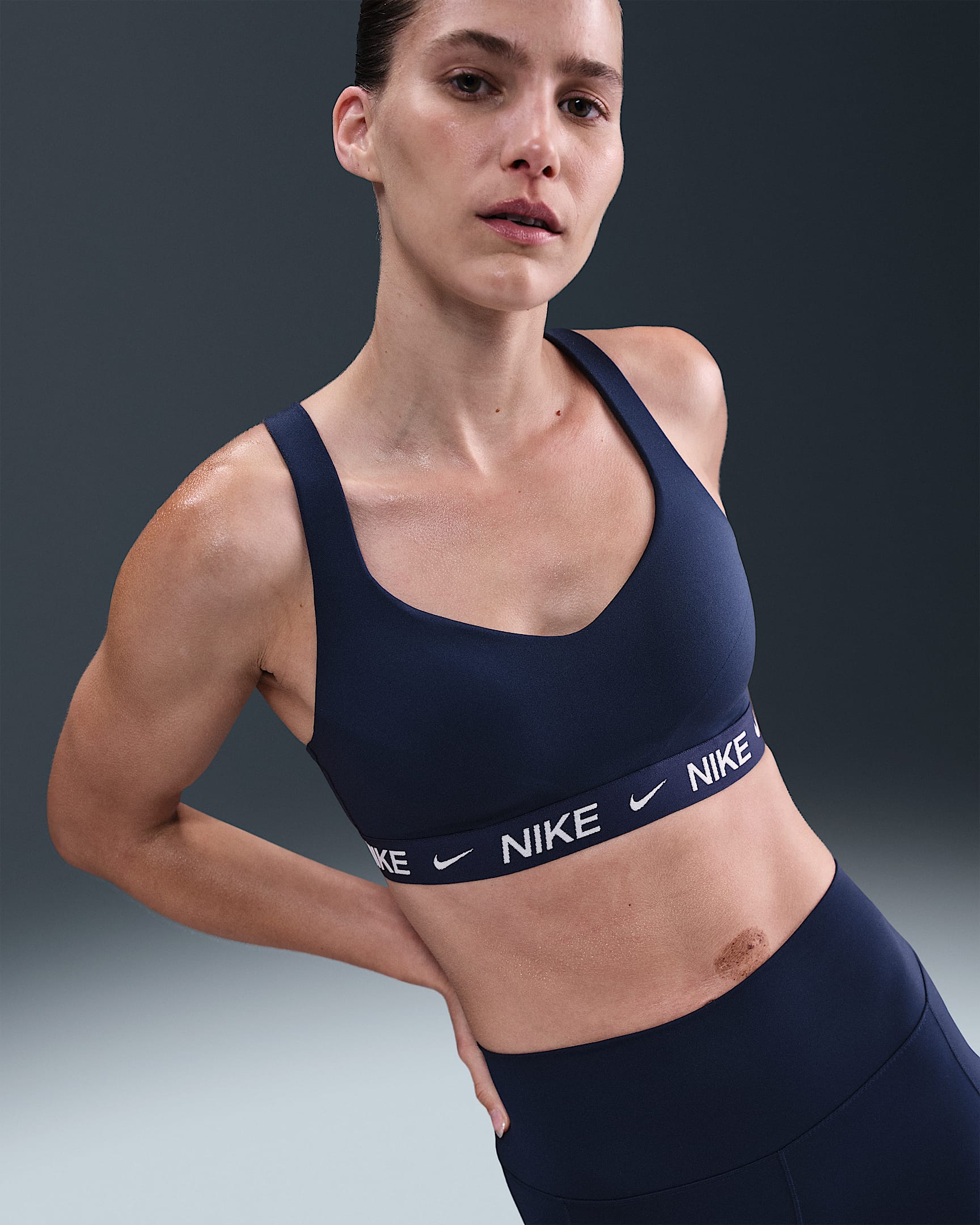 Bra deportivo ajustable acolchado para mujer Nike Indy High Support - Azul marino medianoche