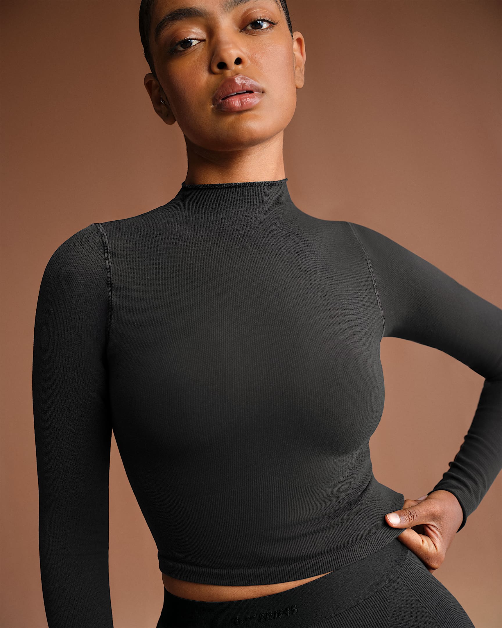 NikeSKIMS Vintage Seamless Women's Mock-Neck Crop Top - NSKM OBSIDIAN