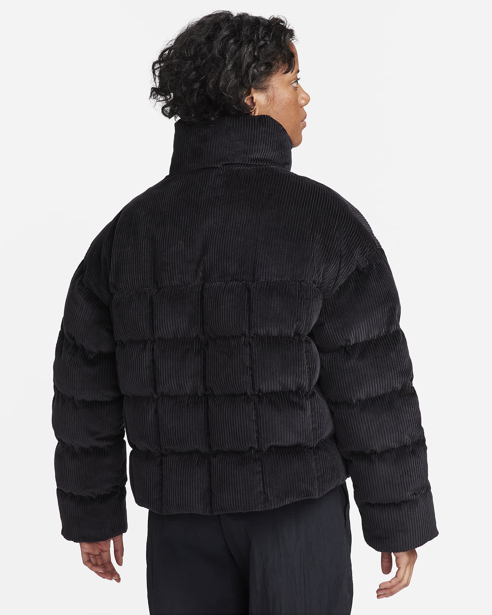 Giacca puffer oversize in velluto a coste Therma-FIT Nike Sportswear Essential – Donna - Nero/Nero