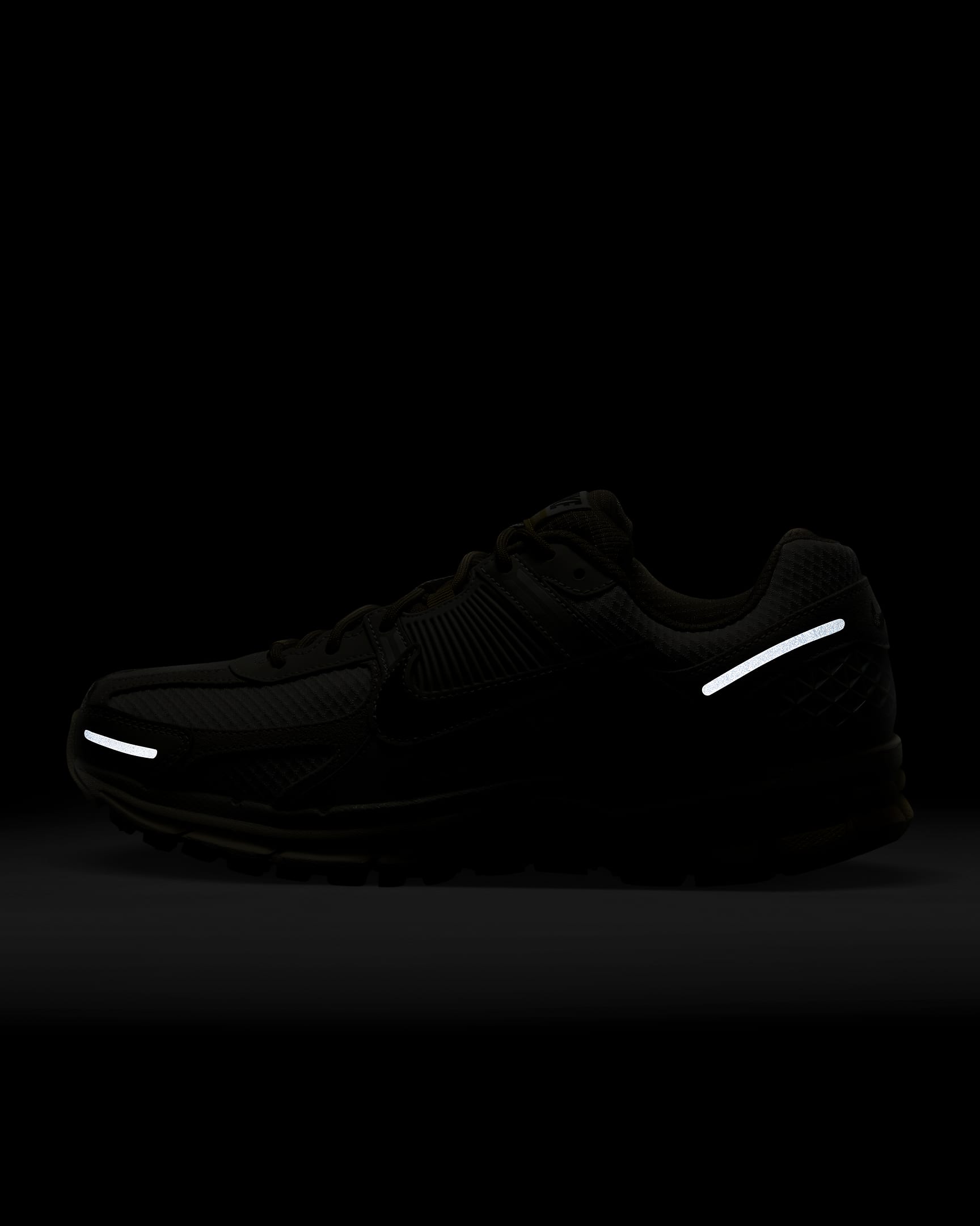 Nike Zoom Vomero 5 Men's Shoes. Nike SK