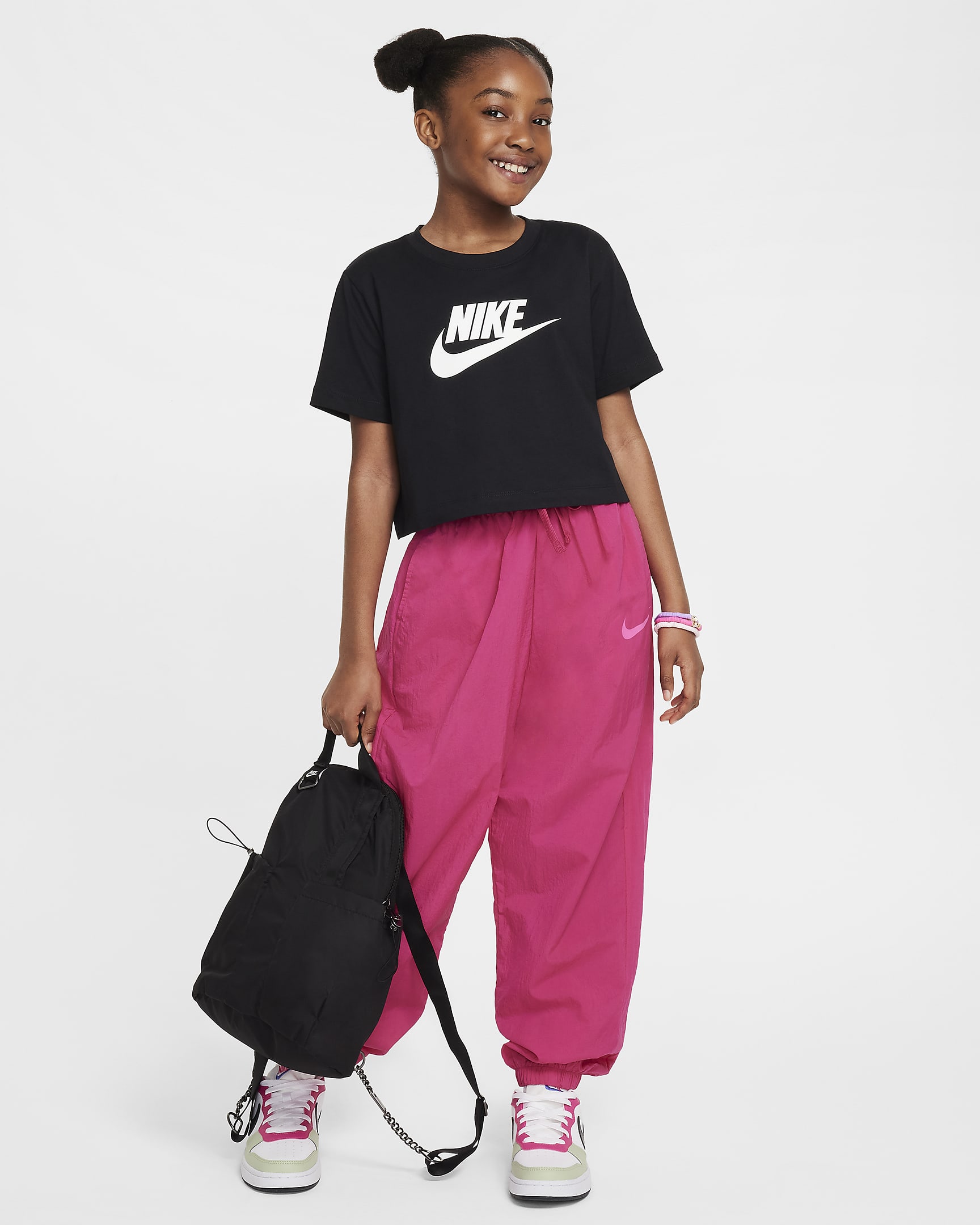 Nike Sportswear Crop Genç Çocuk (Kız) Tişörtü - Siyah