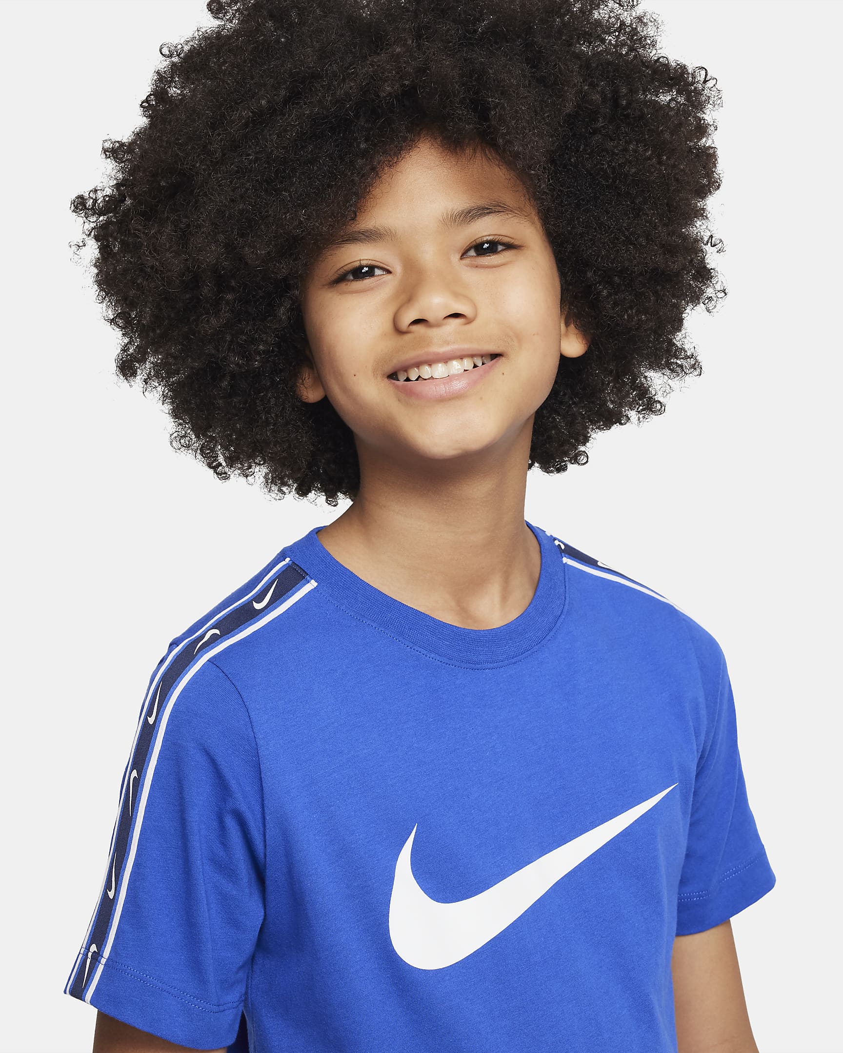 Nike Sportswear Repeat Older Kids' (Boys') T-Shirt. Nike UK
