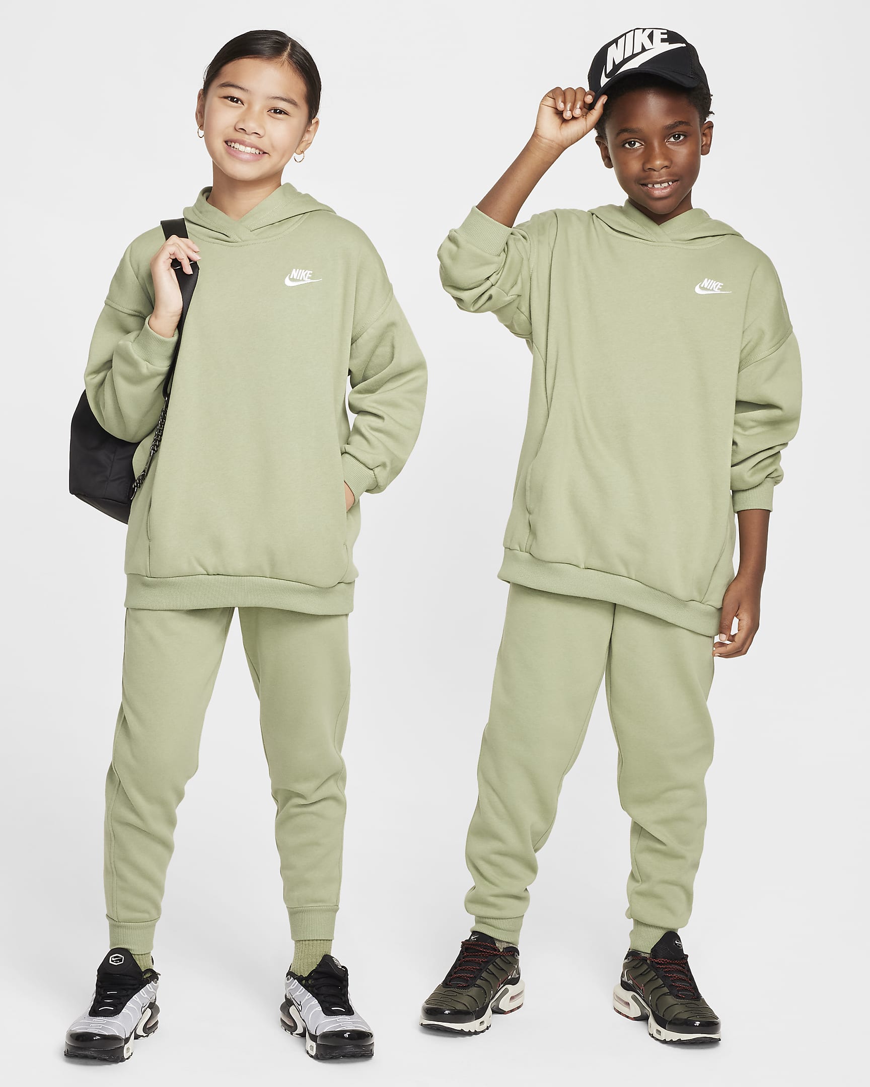 Nike Sportswear Club Fleece Big Kids' Oversized Pullover Hoodie - Oil Green/White