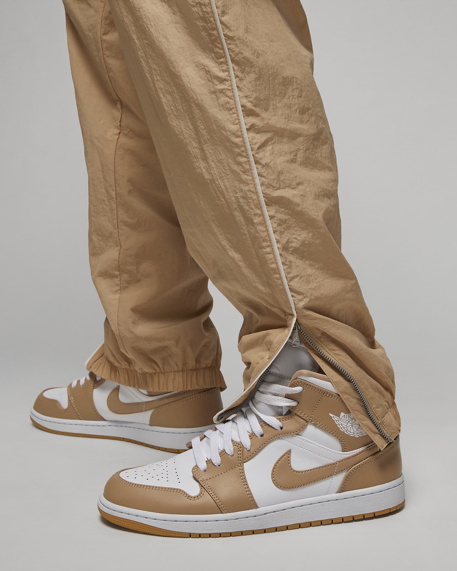 Jordan Essentials Men's Warmup Trousers. Nike AE