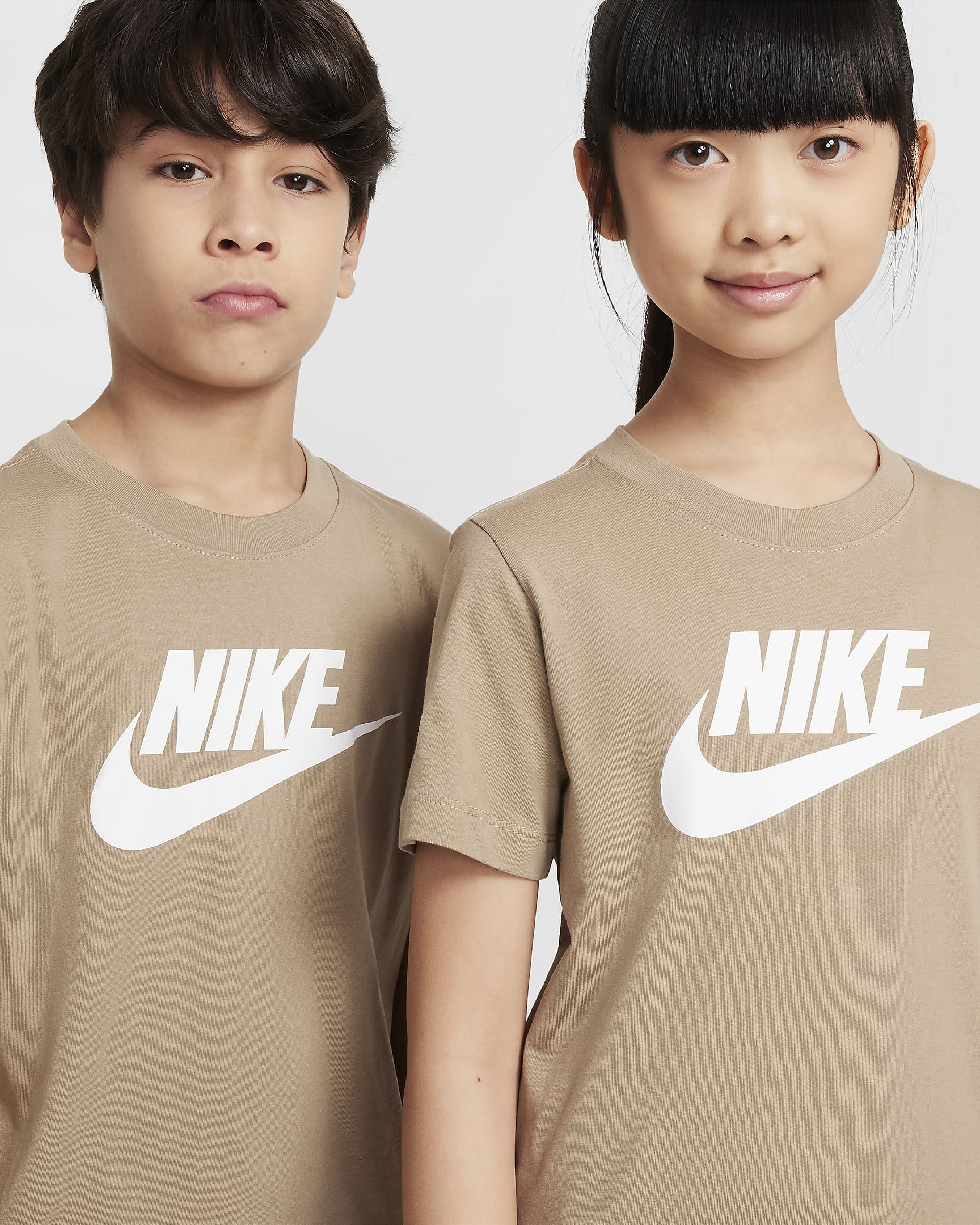 Nike Sportswear 大童 T 恤 - Khaki