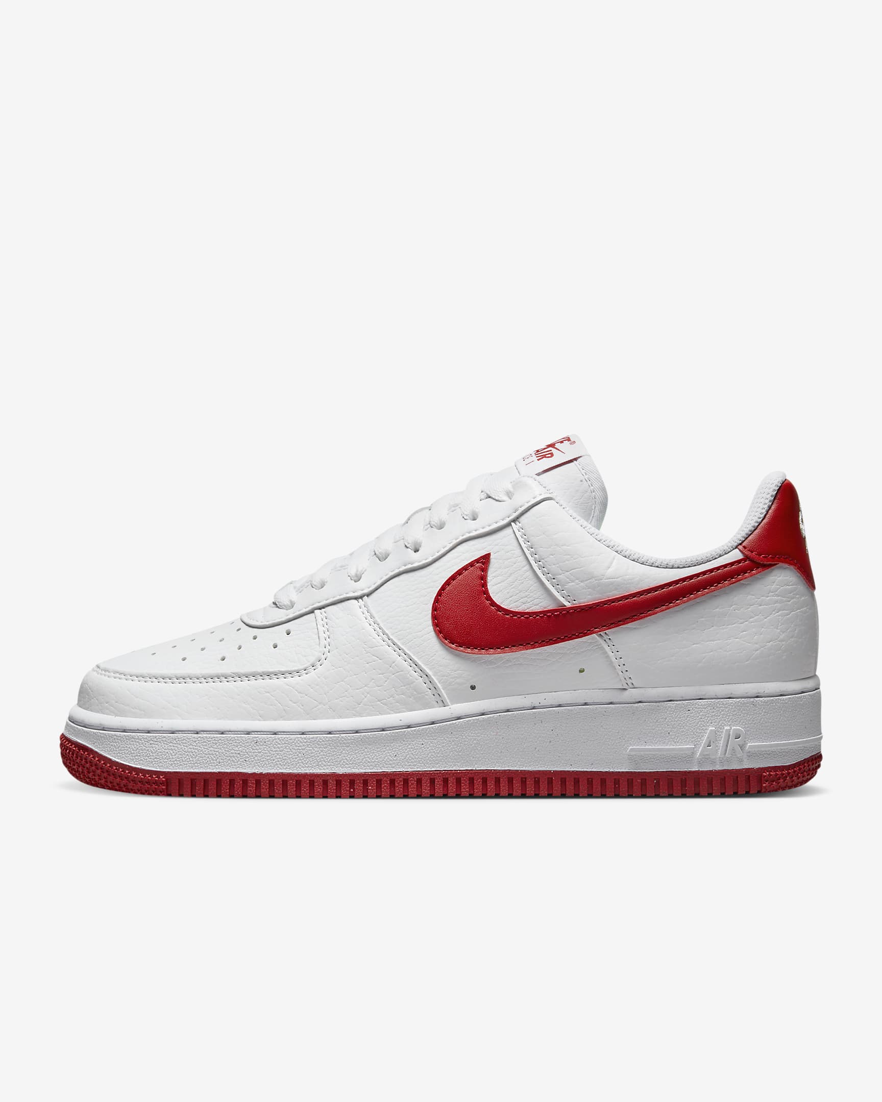 Tenis para mujer Nike Air Force 1 '07 Next Nature - Blanco/Blanco/Volt/Rojo gimnasio