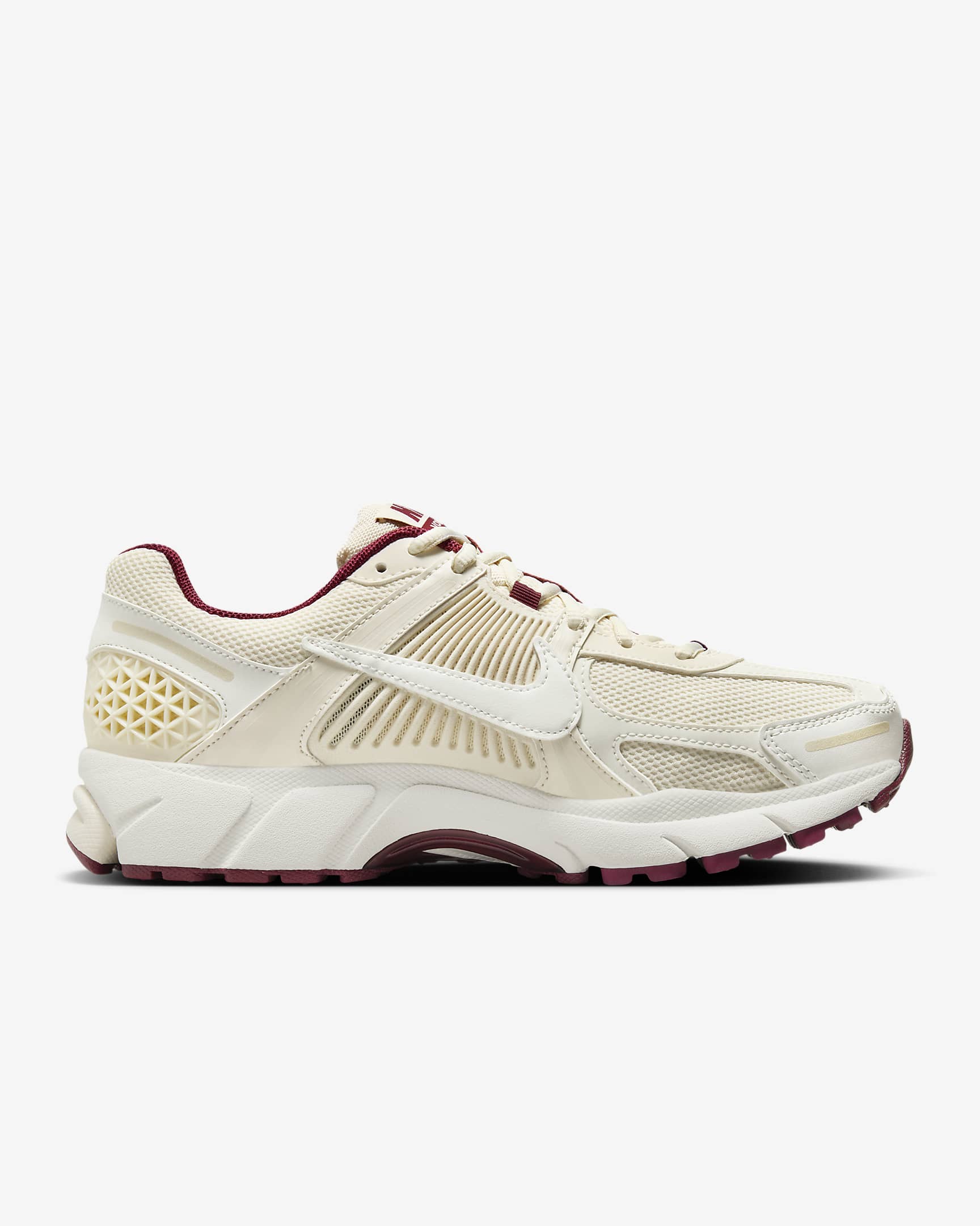 Nike Zoom Vomero 5 Women's Shoes - Sail/Pale Ivory/Team Red/Sail