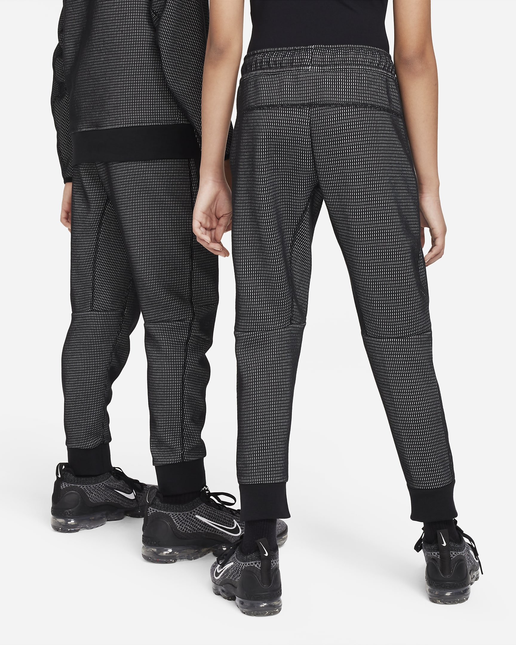 Nike Sportswear Tech Fleece Older Kids' (Boys') Winterized Trousers - Black/Light Smoke Grey/Black