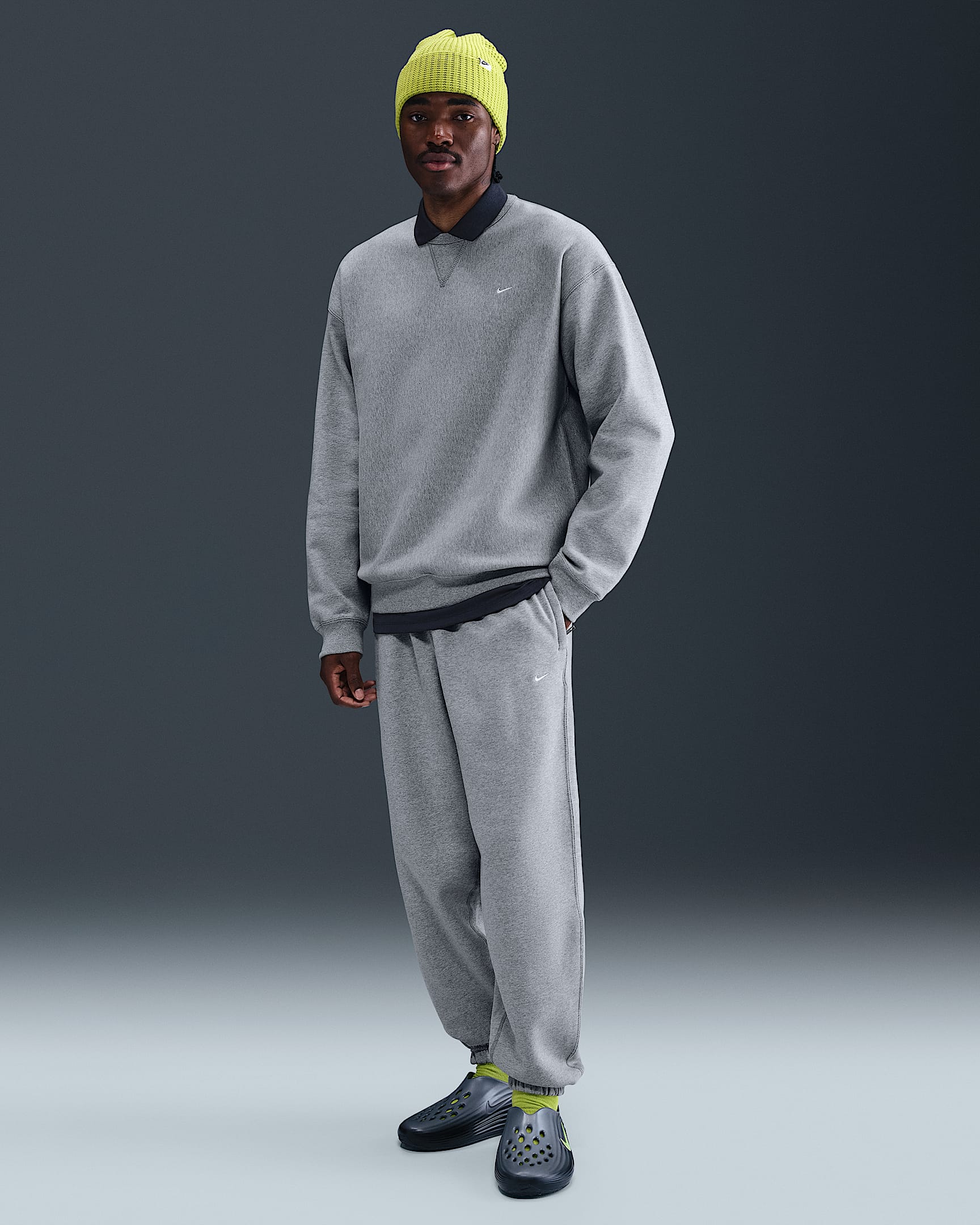 Nike Solo Swoosh Pantalón de tejido Fleece con bajos elásticos - Hombre - Gris oscuro jaspeado/Light Smoke Grey/Blanco