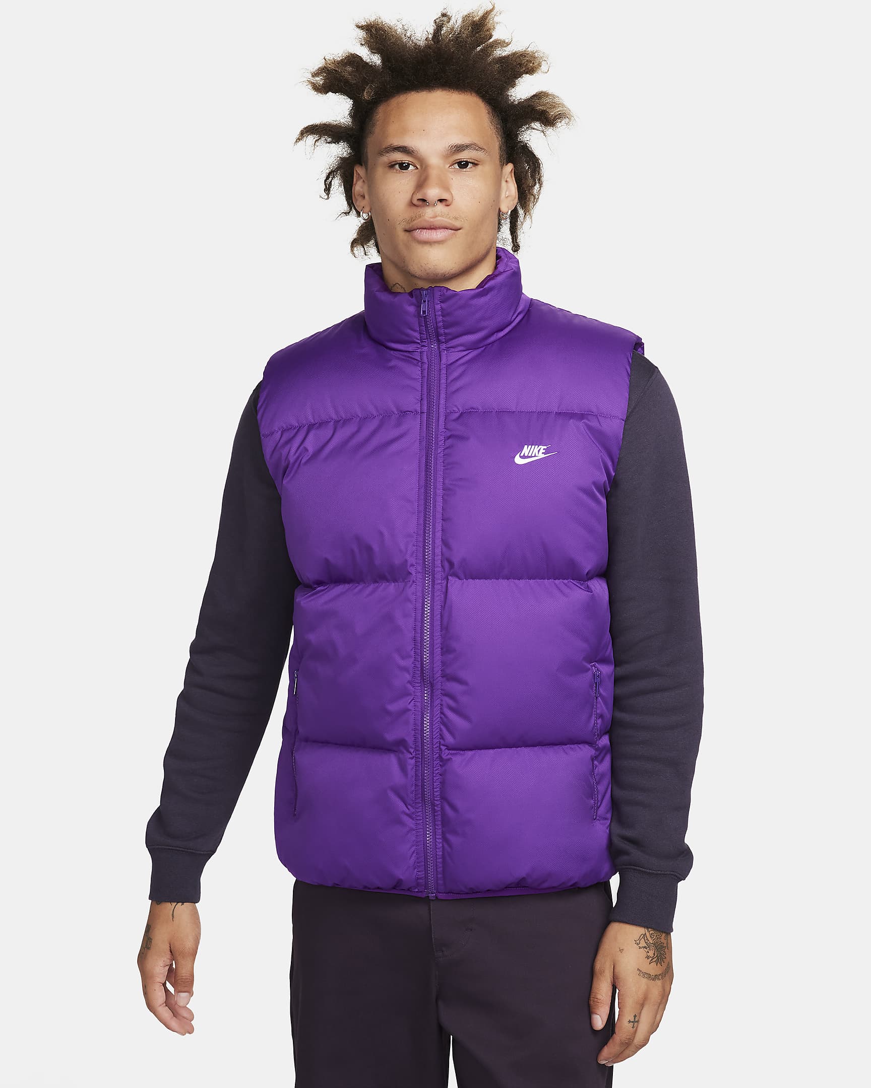 Nike Sportswear Club PrimaLoft® vannavstøtende boblevest til herre - Disco Purple/Hvit