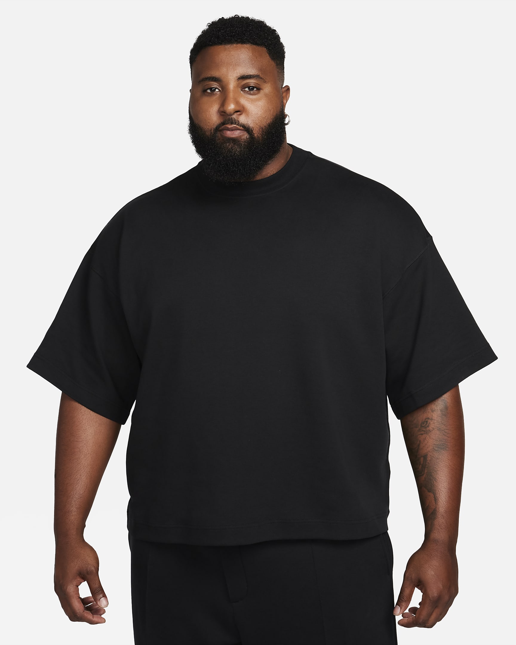 Nike Sportswear Tech Fleece Reimagined extragroßes Kurzarm-Sweatshirt für Herren - Schwarz/Schwarz