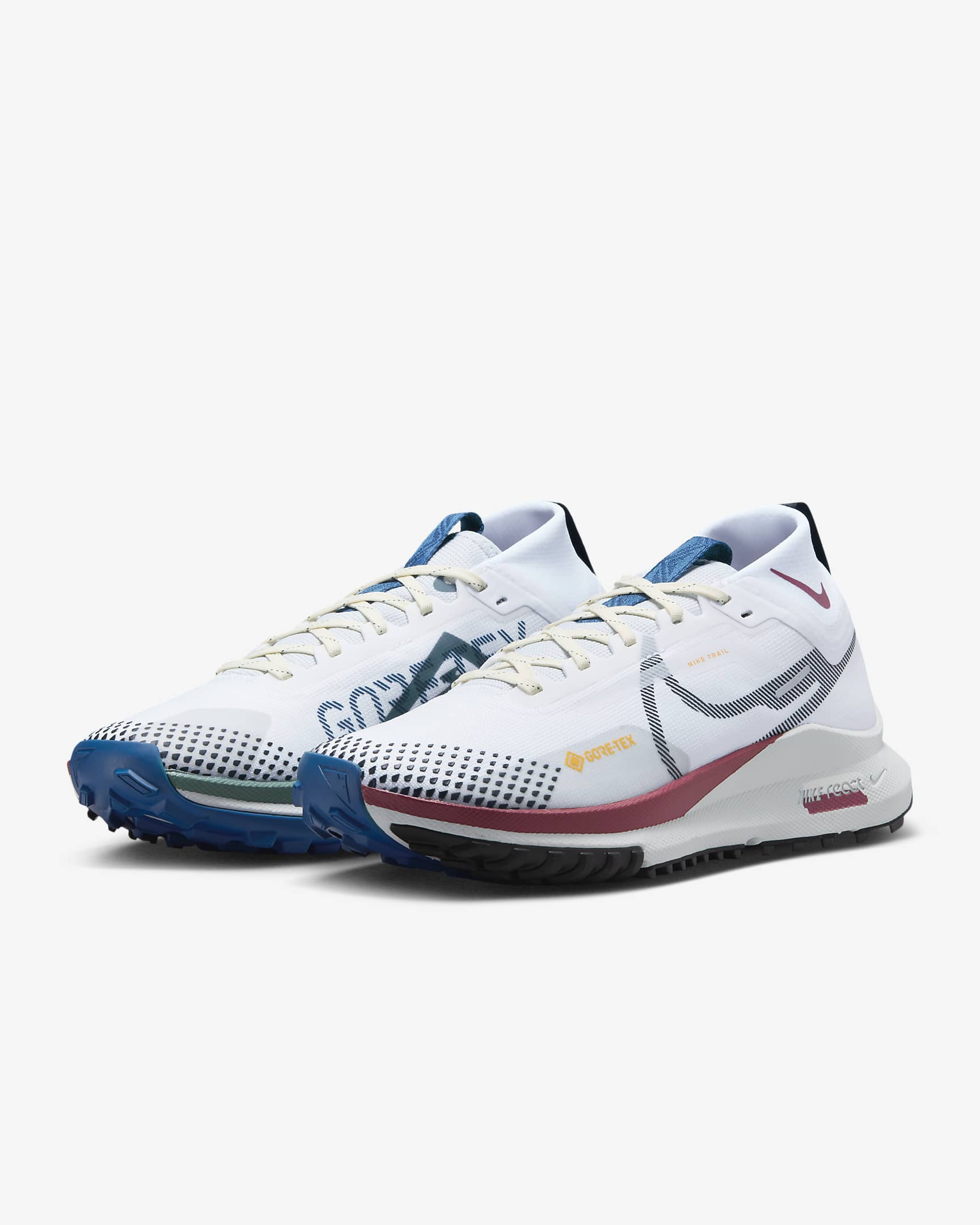 Dámské běžecké voděodolné trailové boty Nike Pegasus Trail 4 GORE-TEX - Bílá/Cedar/Court Blue/Černá