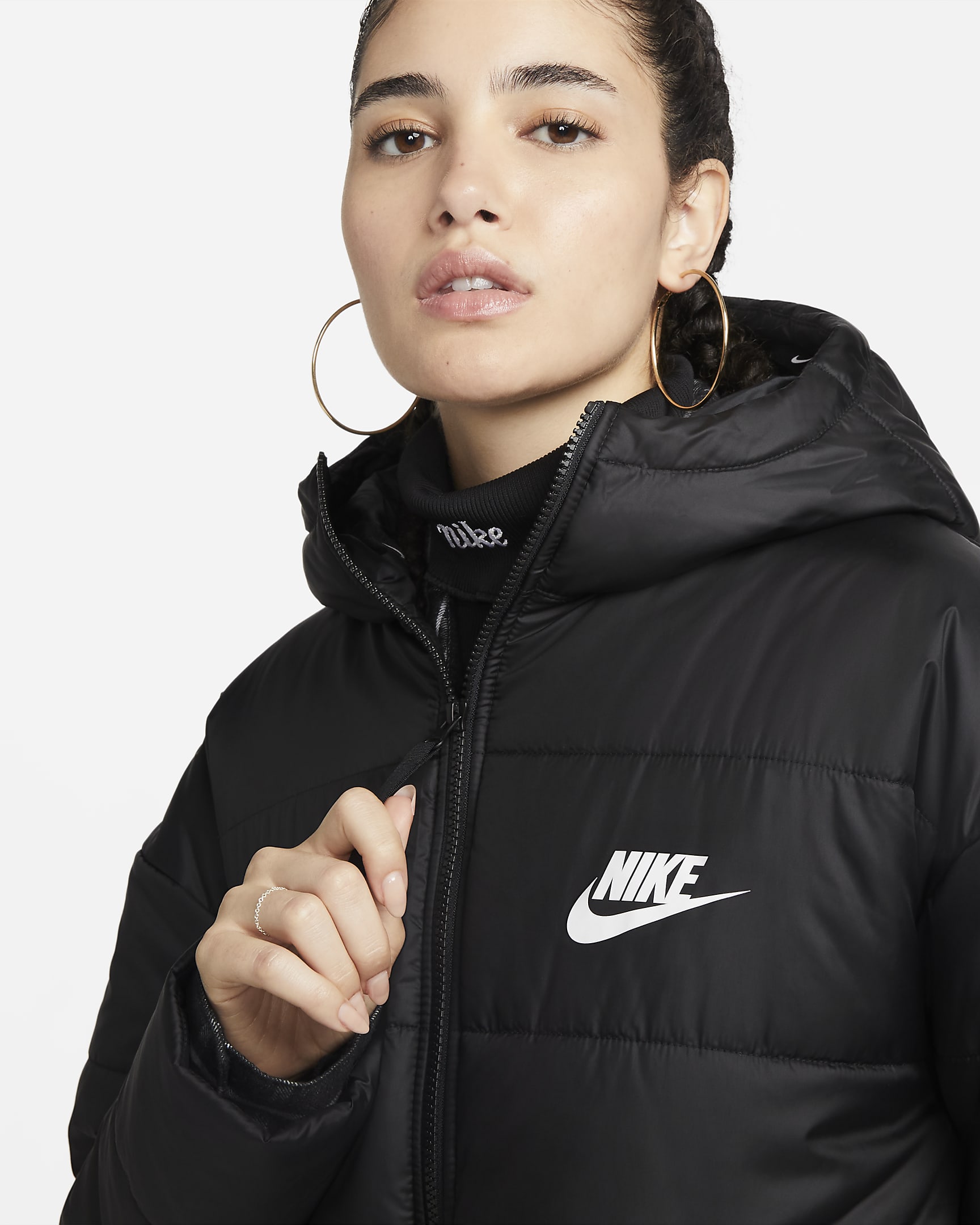 Parka con cappuccio e imbottitura sintetica Nike Sportswear Therma-FIT Repel – Donna - Nero/Nero/Bianco