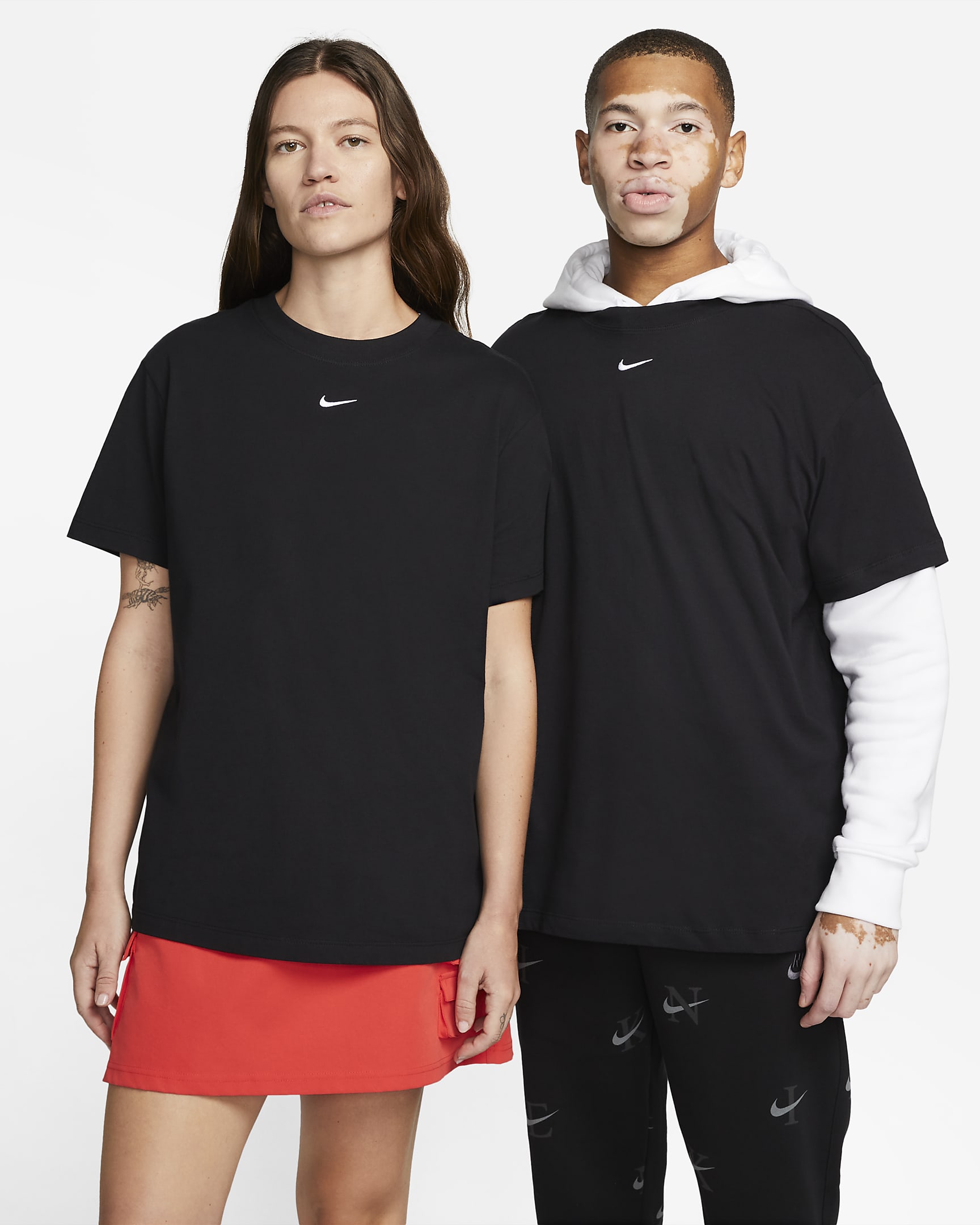 Nike Sportswear Essentials Women's T-Shirt - Black/White
