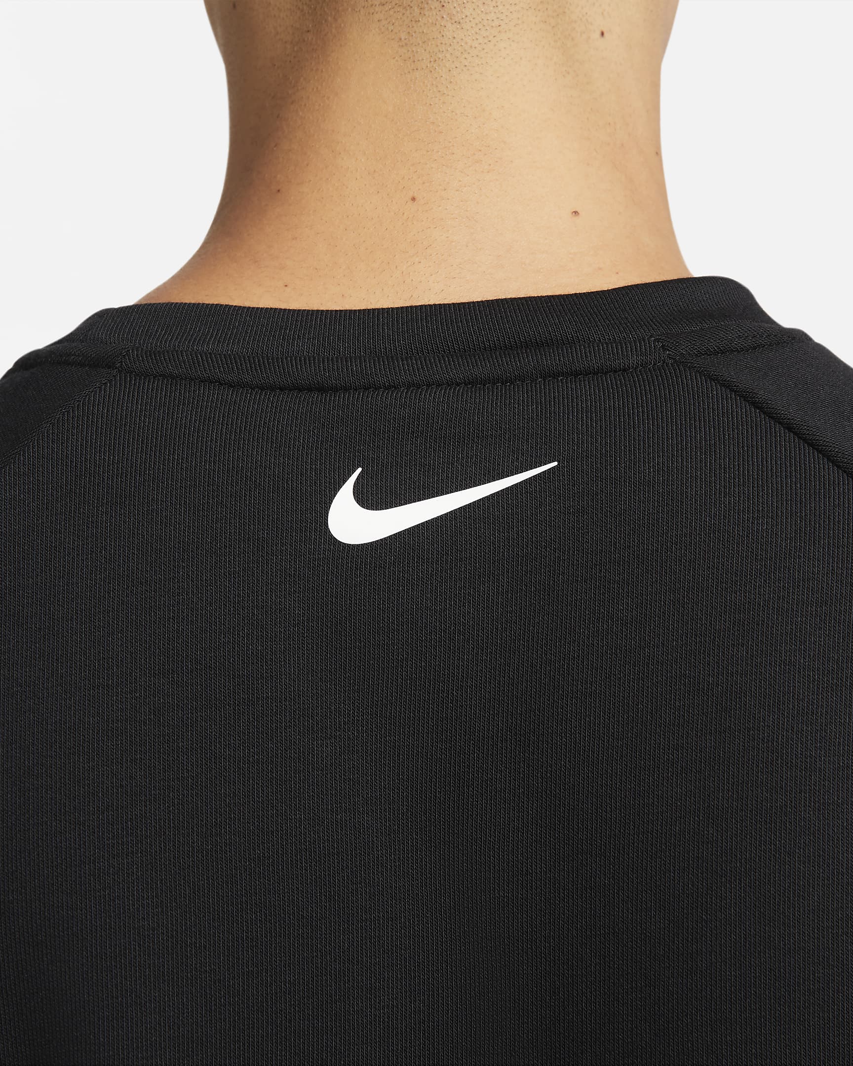 Nike DriFIT Men's LongSleeve Fitness Top. Nike AT