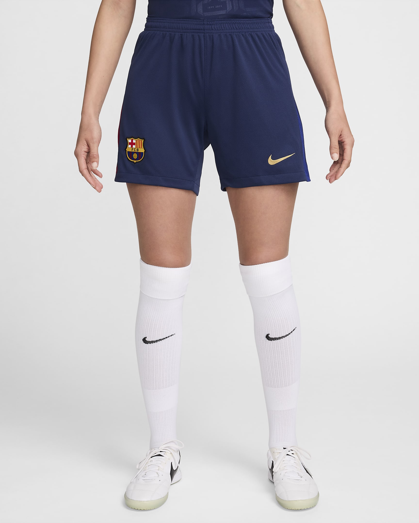 Γυναικείο ποδοσφαιρικό σορτς Nike Dri-FIT Replica εντός έδρας Μπαρτσελόνα 2023/24 Stadium - Midnight Navy/Noble Red/Deep Royal Blue/Club Gold