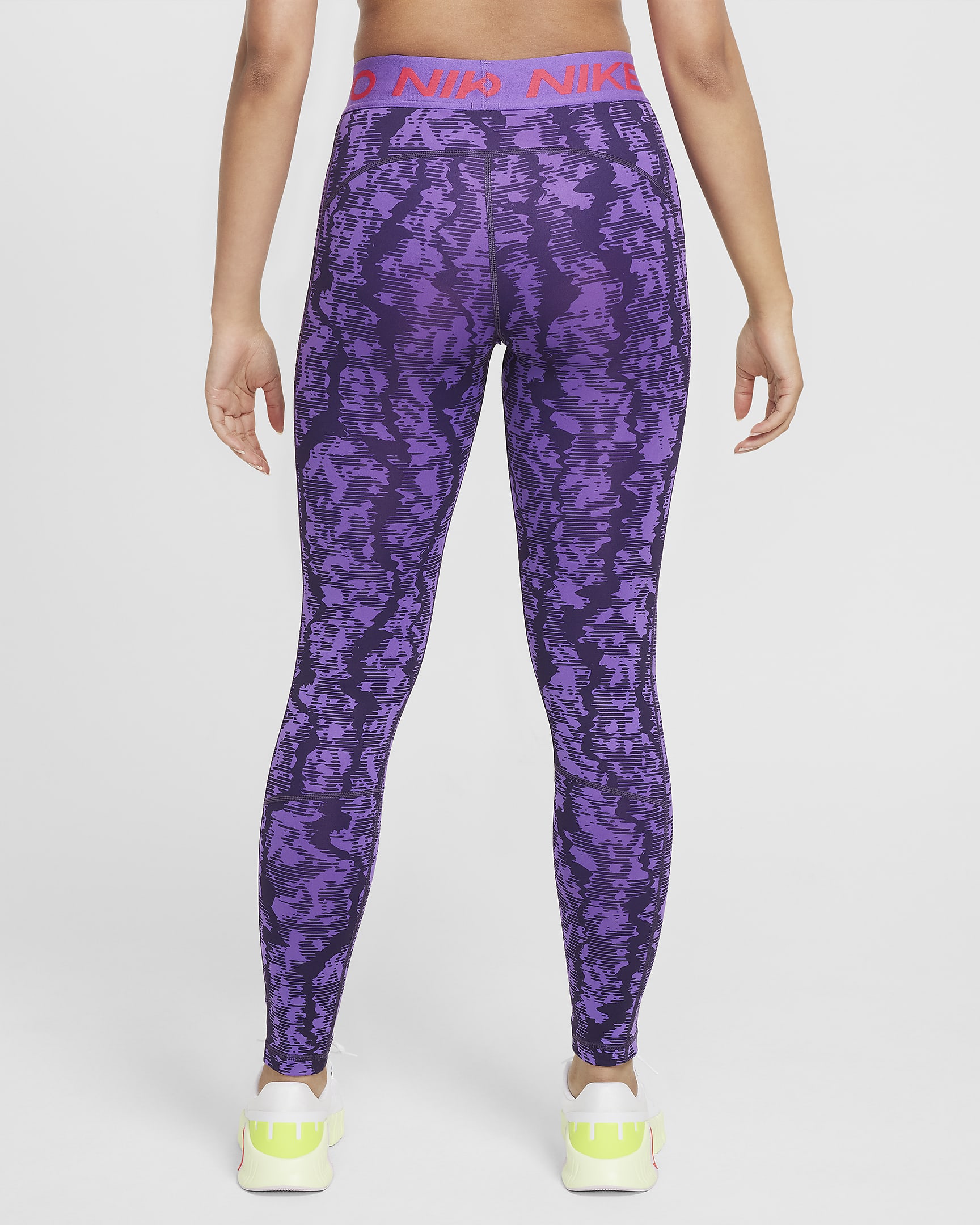 Dívčí legíny Dri-FIT Nike Pro se středně vysokým pasem - Dark Raisin/Black Raspberry/Aster Pink