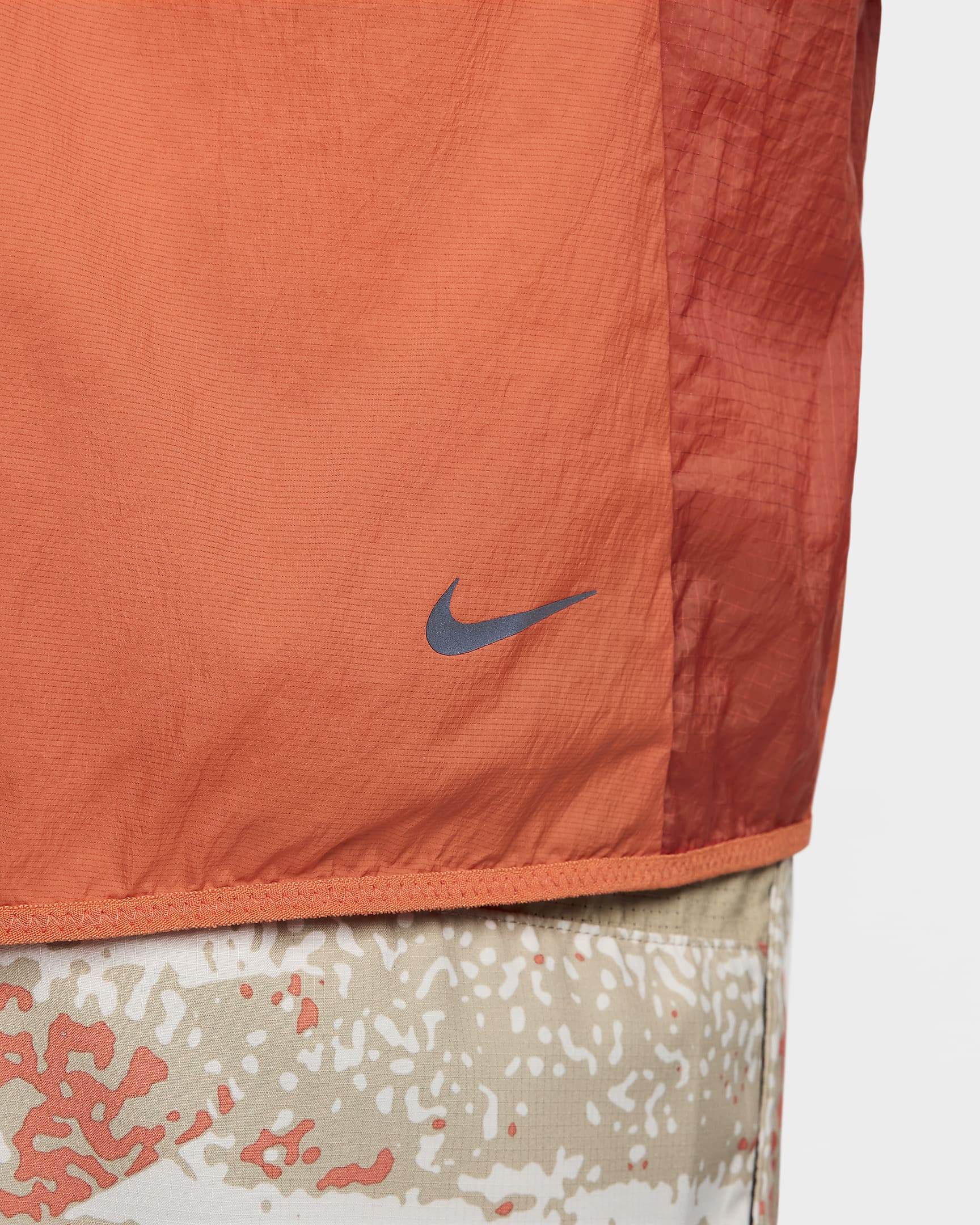 เสื้อแจ็คเก็ตวิ่งผู้ชาย Nike Trail Aireez - Vintage Coral/Dragon Red/ดำ