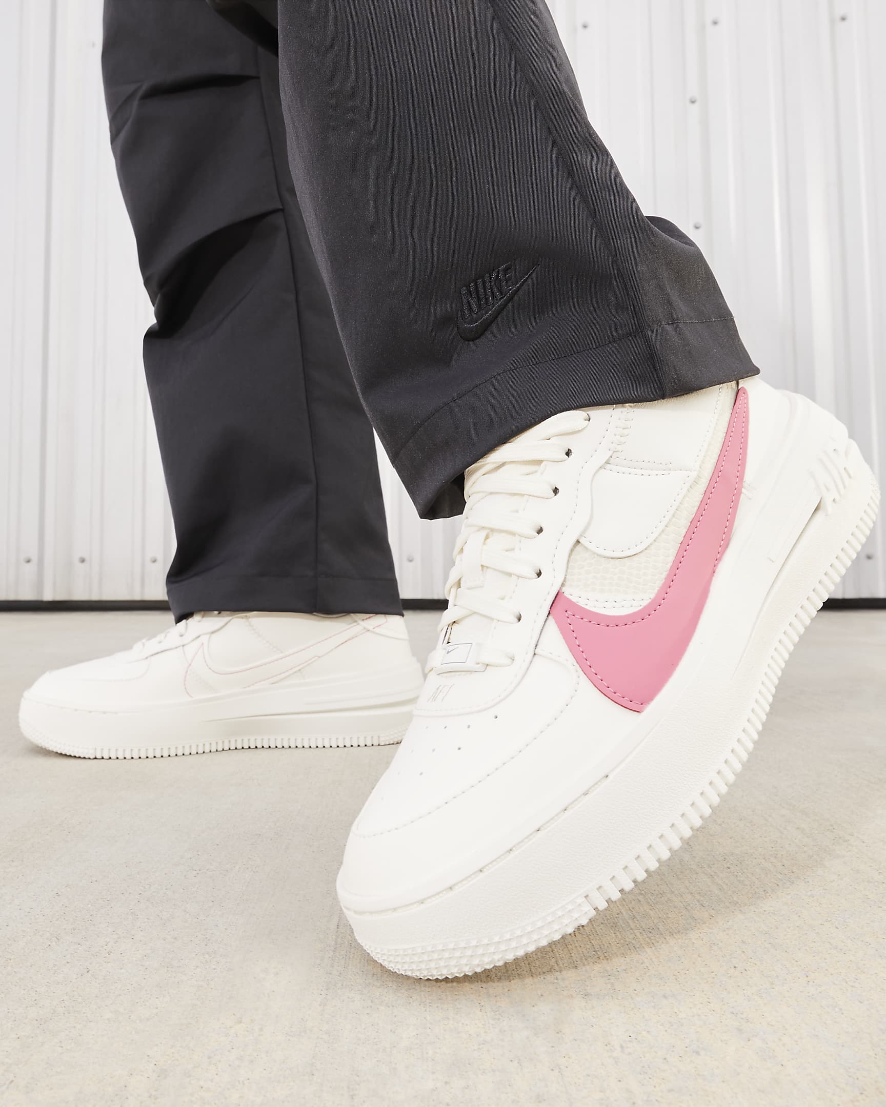 Nike Air Force 1 PLT.AF.ORM 女鞋 - Sail/Coconut Milk/Sea Coral/Coral Chalk