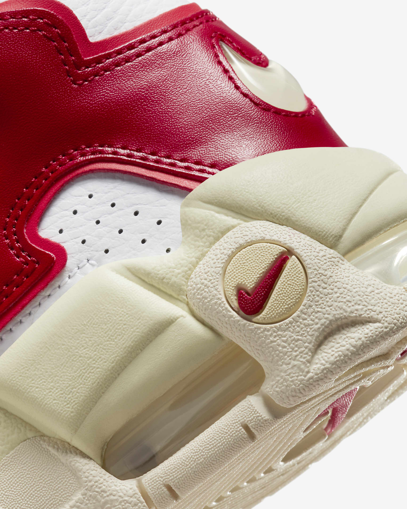 Nike Air More Uptempo Women's Shoes. Nike SE