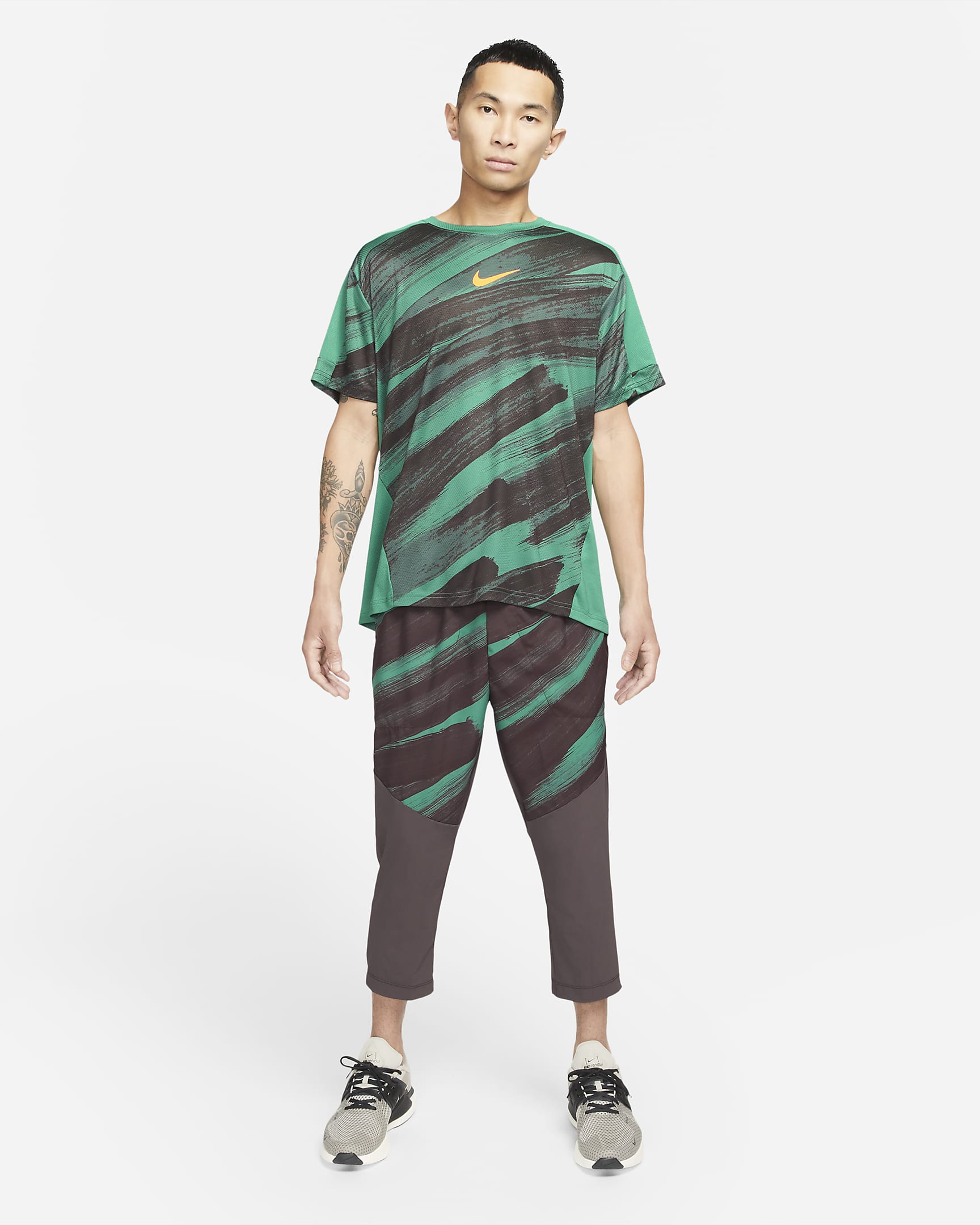 Nike DriFIT Sport Clash Men's Woven Training Trousers. Nike VN