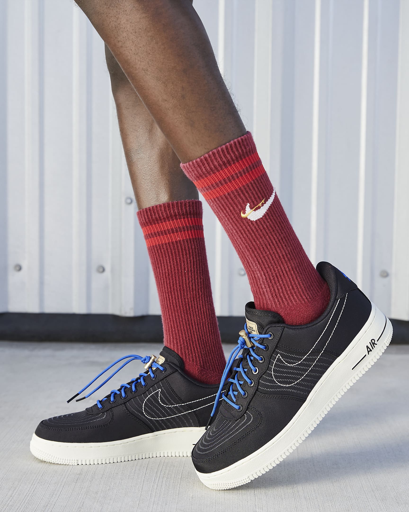 Nike Air Force 1 '07 LV8 Men's Shoes - Black/Black/Anthracite/Sail