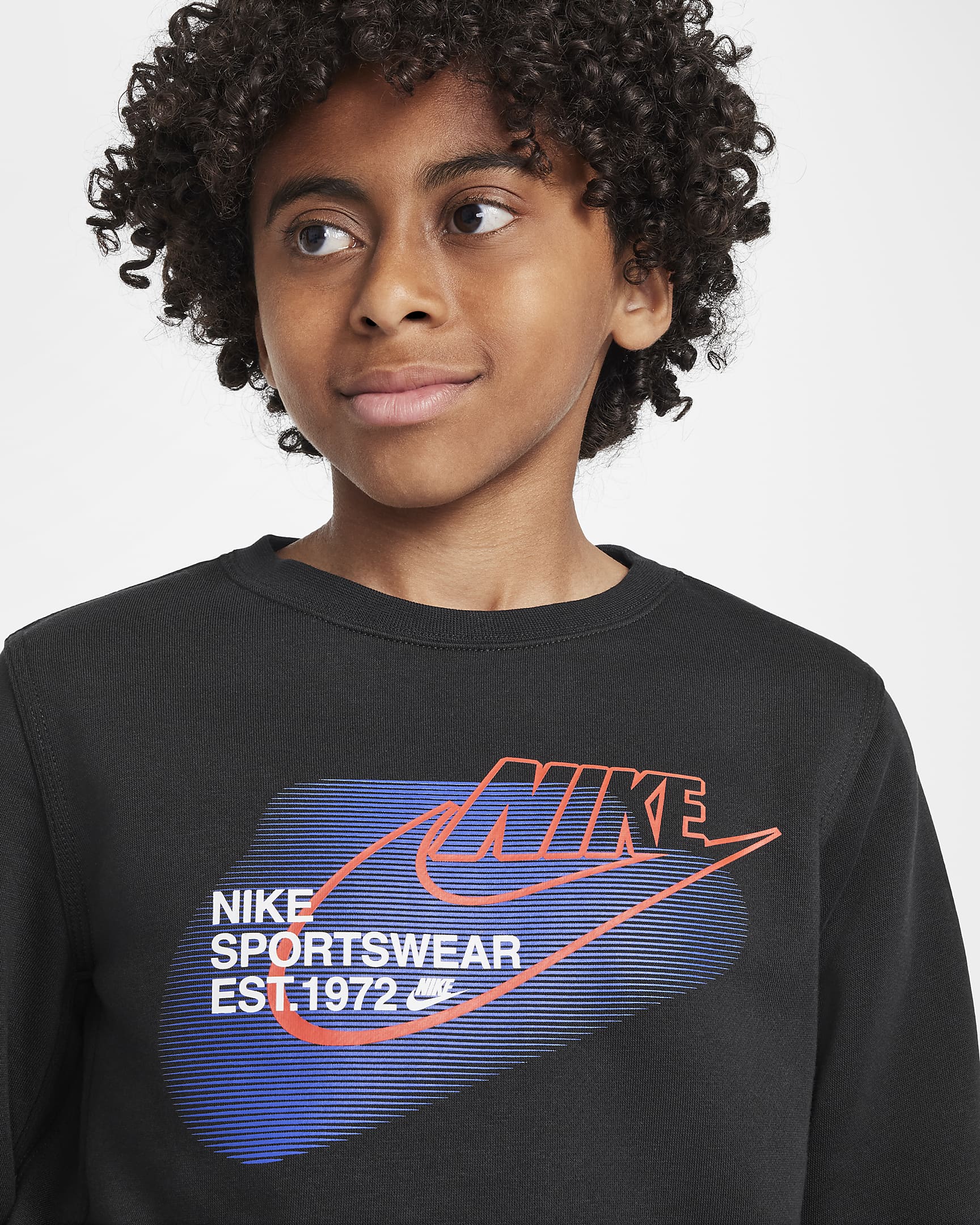 Nike Sportswear Standard Issue sweatshirt med rund hals til store barn (gutt) - Svart