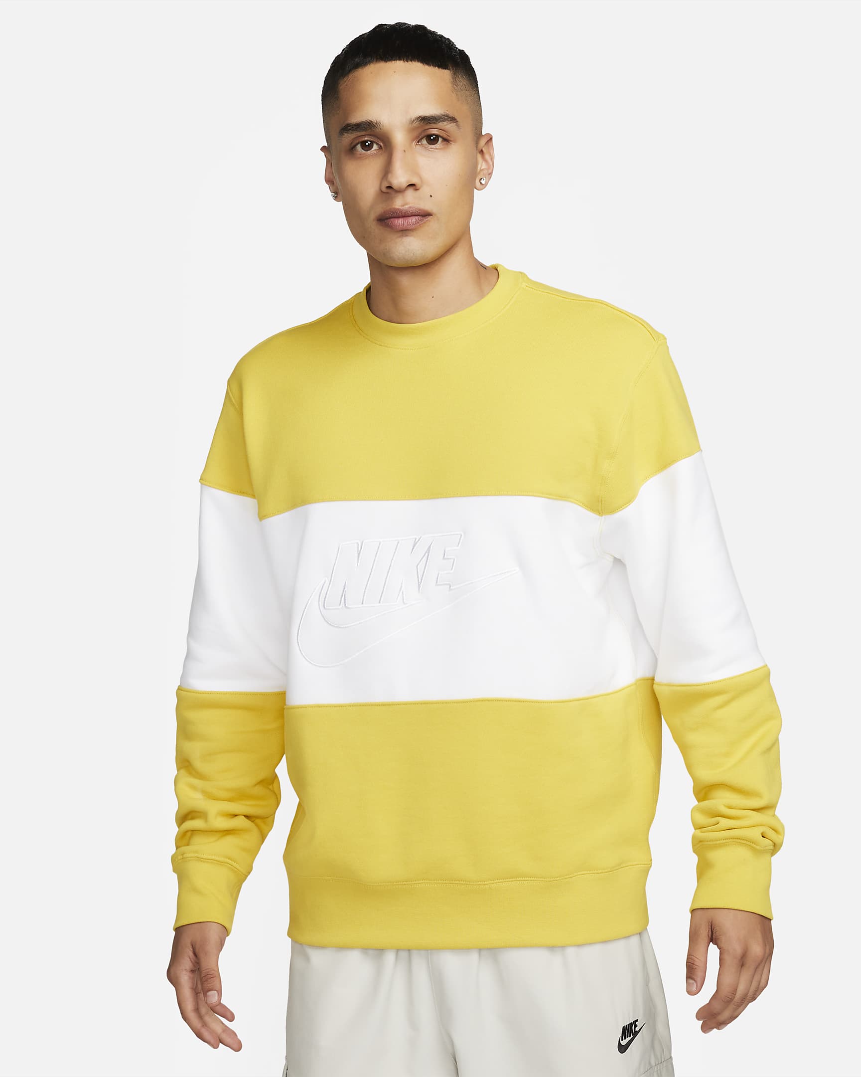 Save 18% on Nike Club Men’s French Terry Color-Blocked Crew @ Nike US