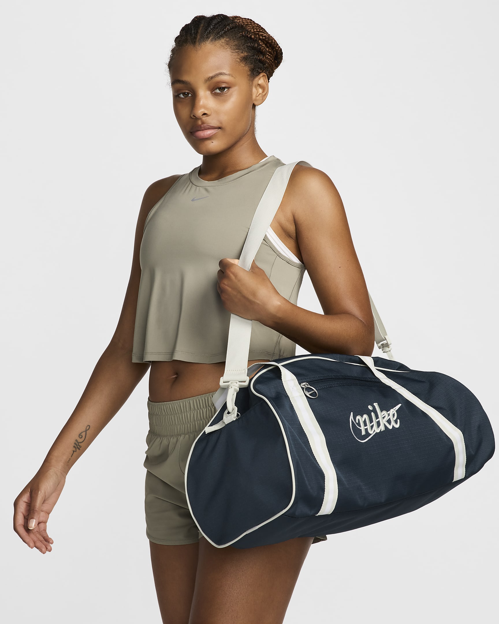 Nike Gym Club Training Bag (24L) - Armoury Navy/Sea Glass/Sea Glass