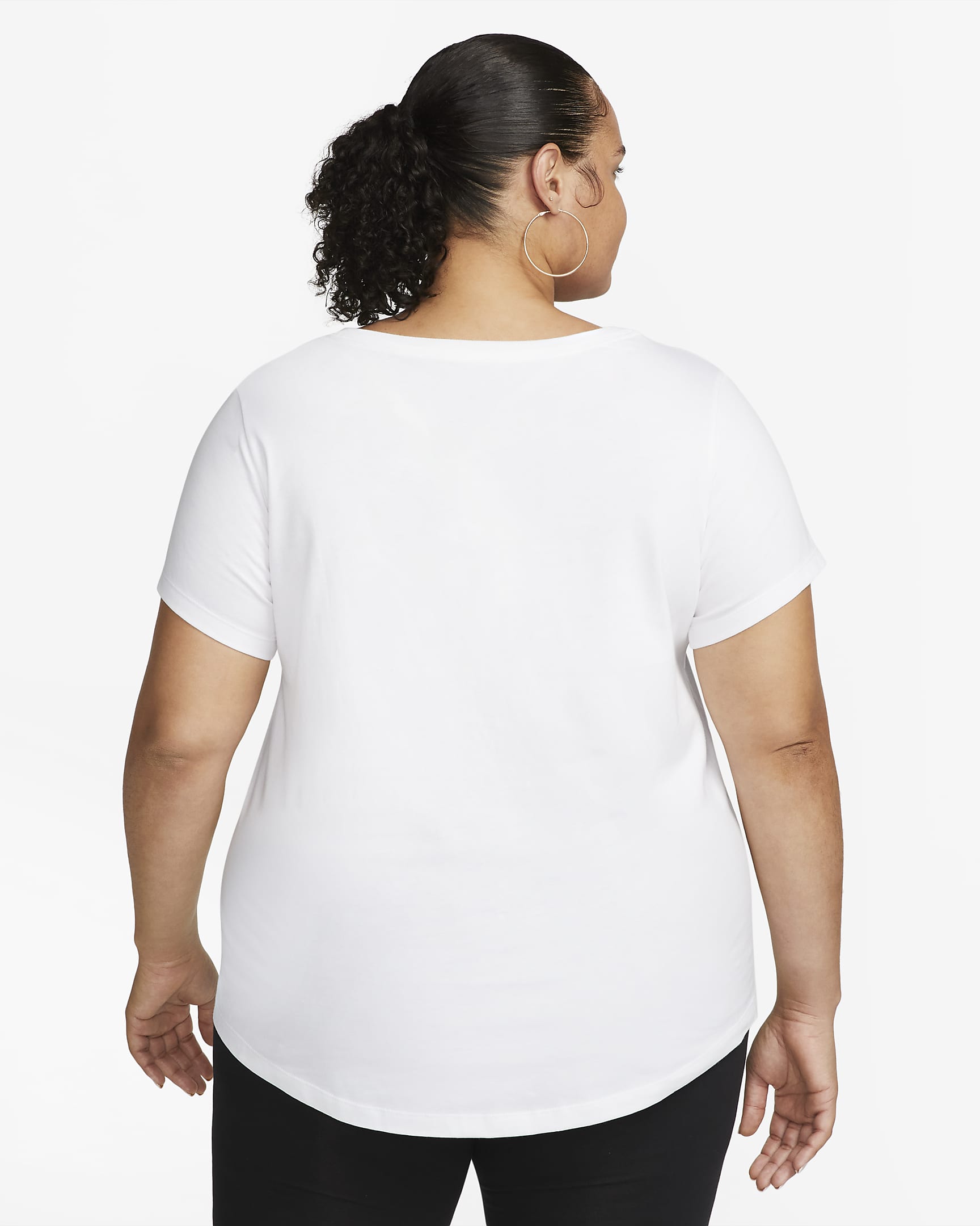 Nike Sportswear Essentials Women's Logo T-Shirt (Plus Size). Nike UK