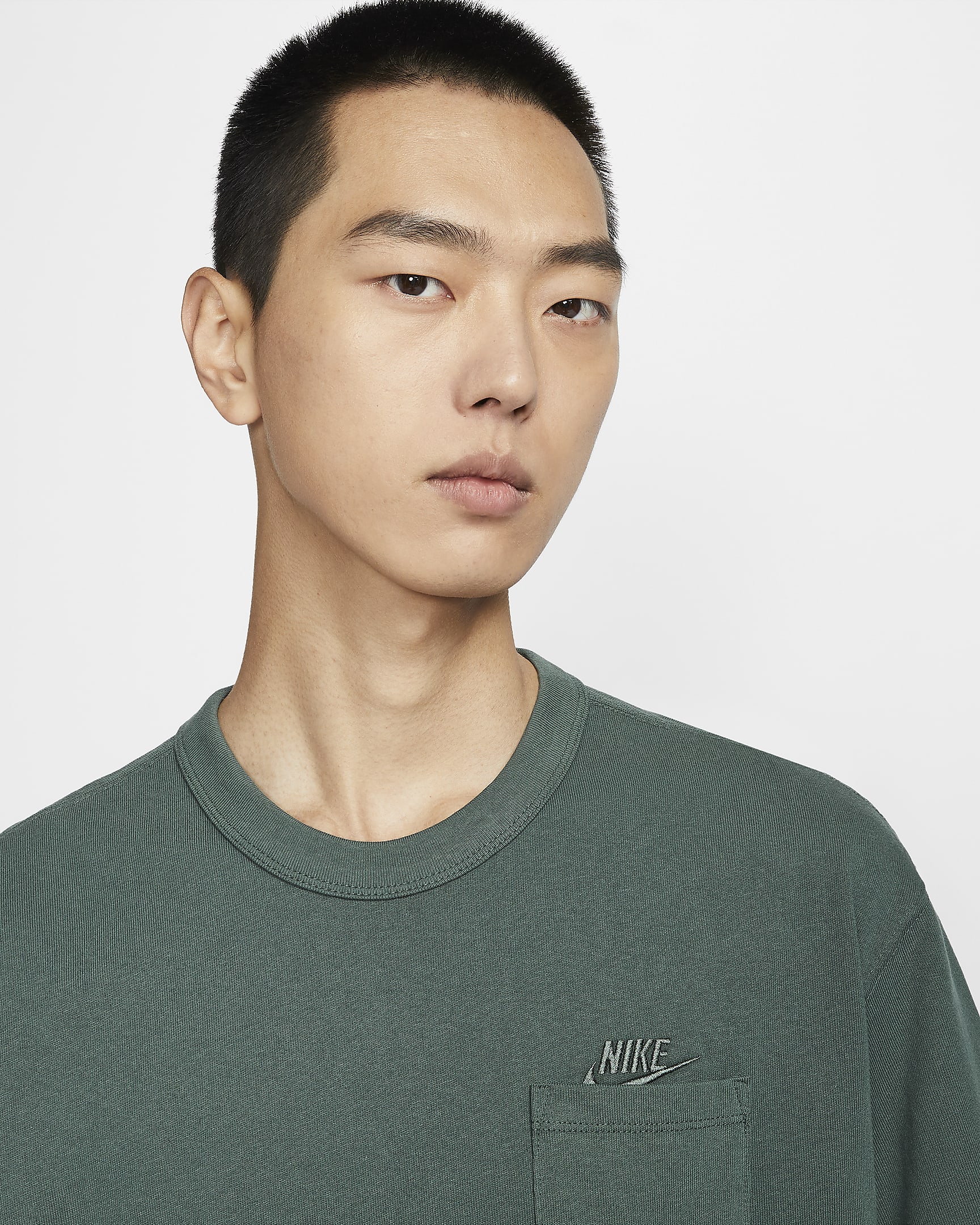 Nike Sportswear Premium Essentials Men's Pocket T-Shirt - Vintage Green