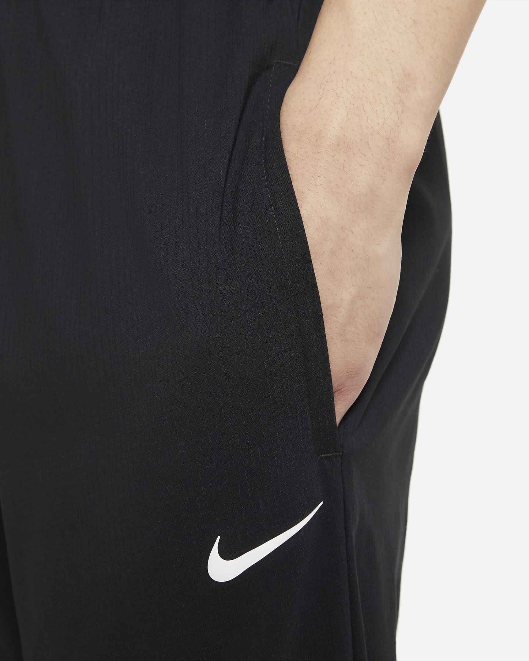 Nike DNA Men's Woven Basketball Trousers. Nike IN