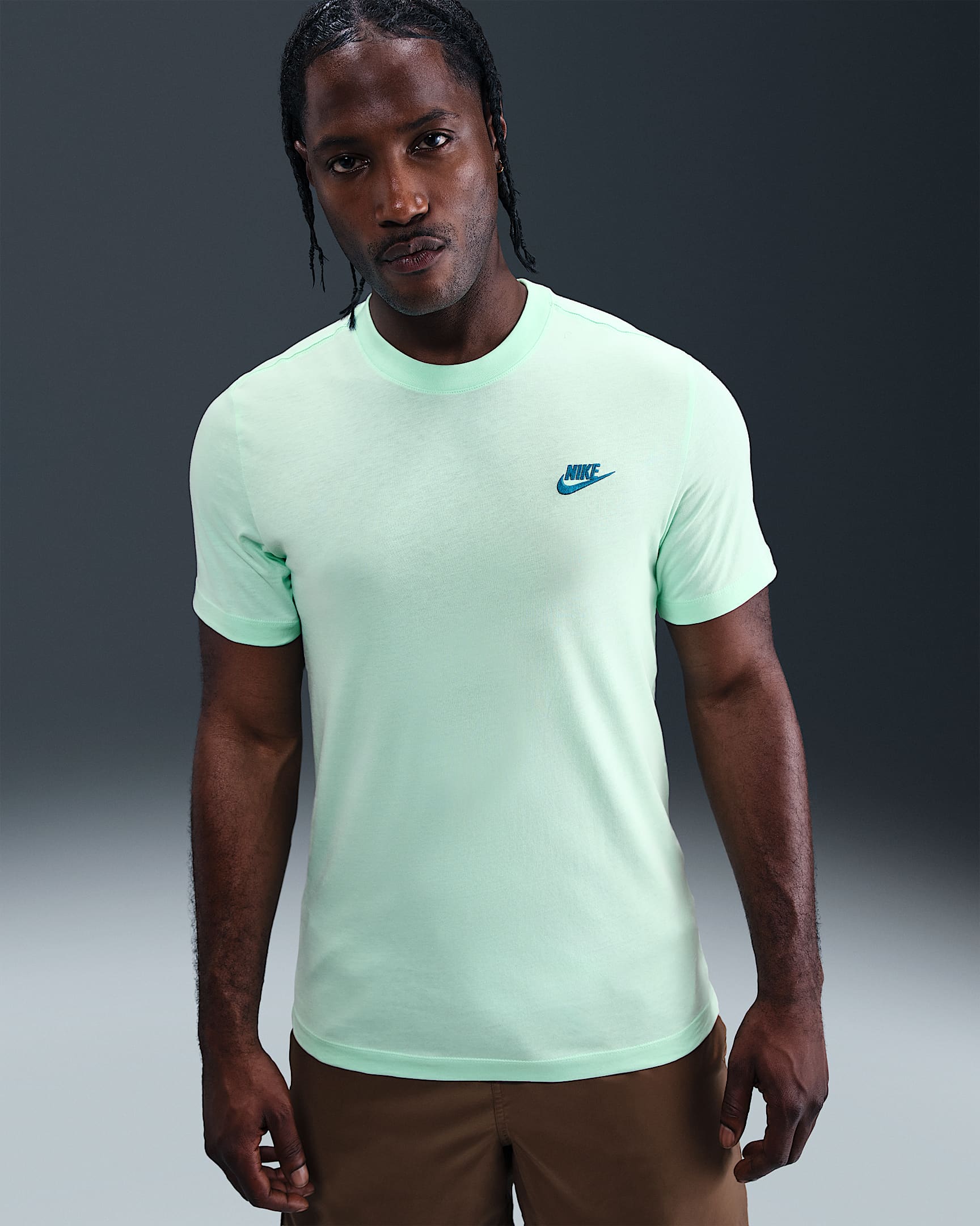 Nike Sportswear Club Herren-T-Shirt - Mint Foam