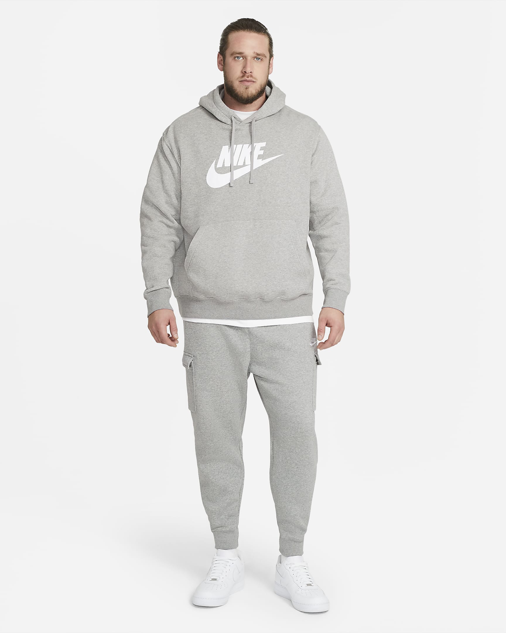 Calças cargo Nike Sportswear Club Fleece para homem - Cinzento Heather escuro/Prateado Matte/Branco