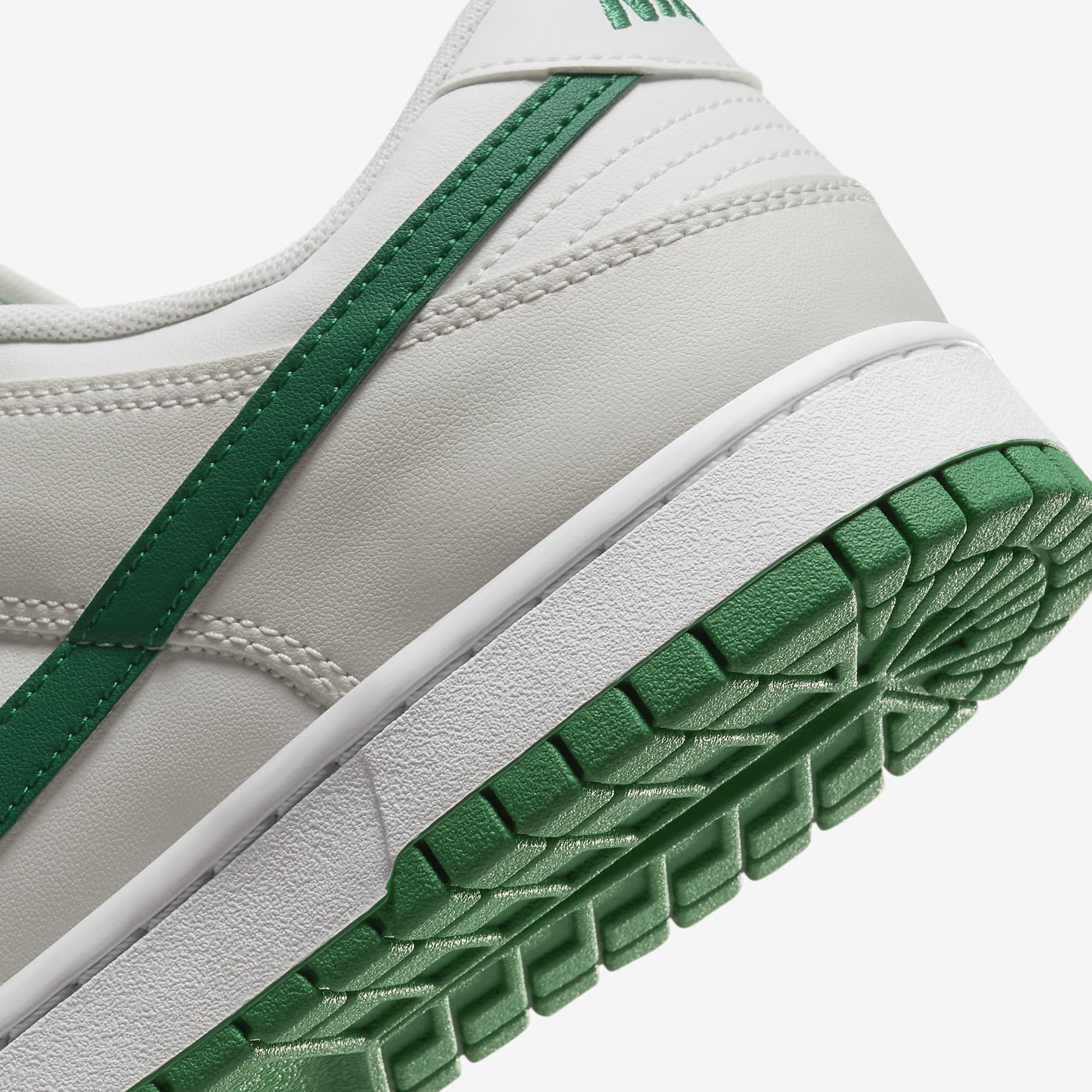 Nike Dunk Low Retro | PickSneak