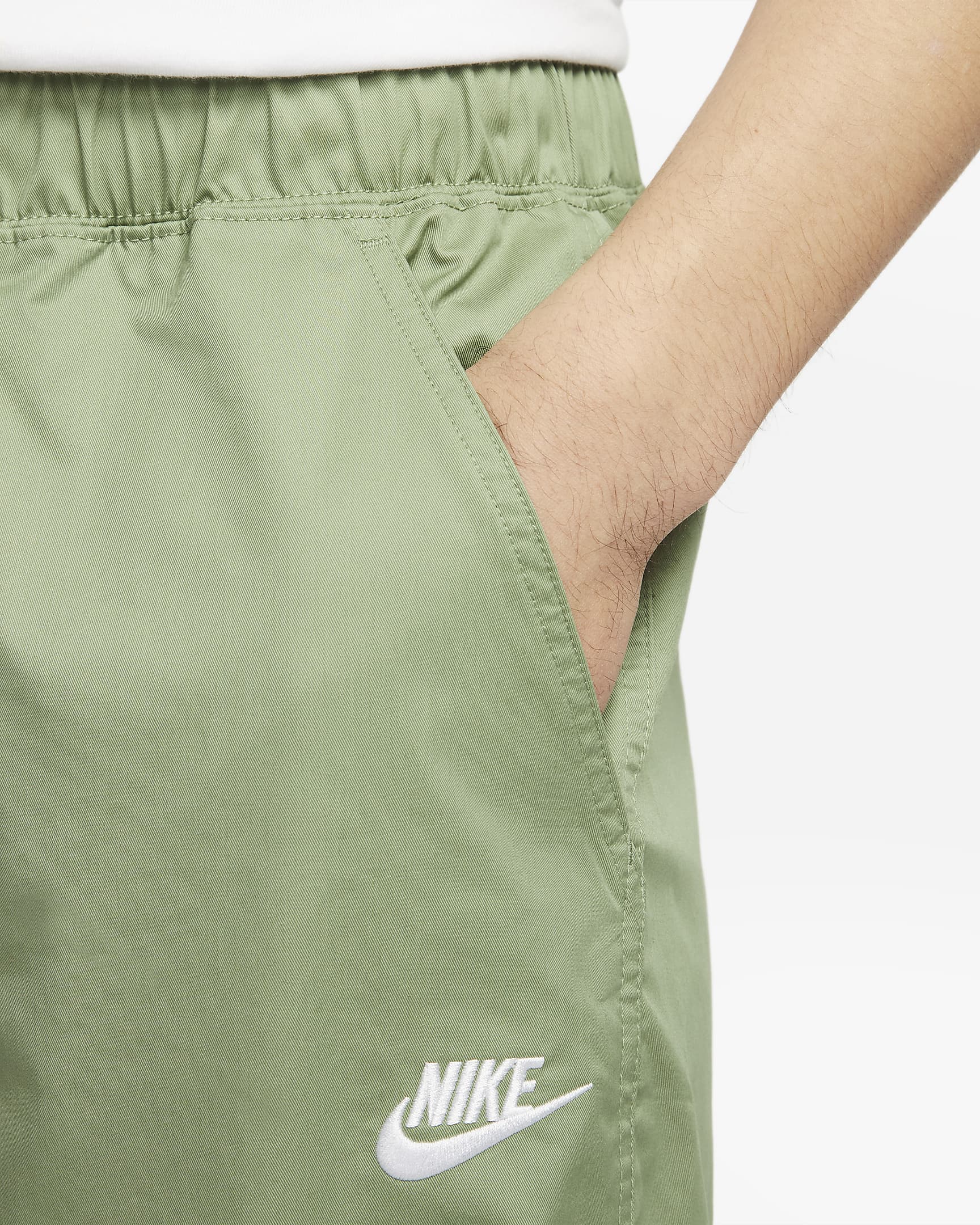 Nike Club Men's Woven Straight Leg Trousers. Nike UK