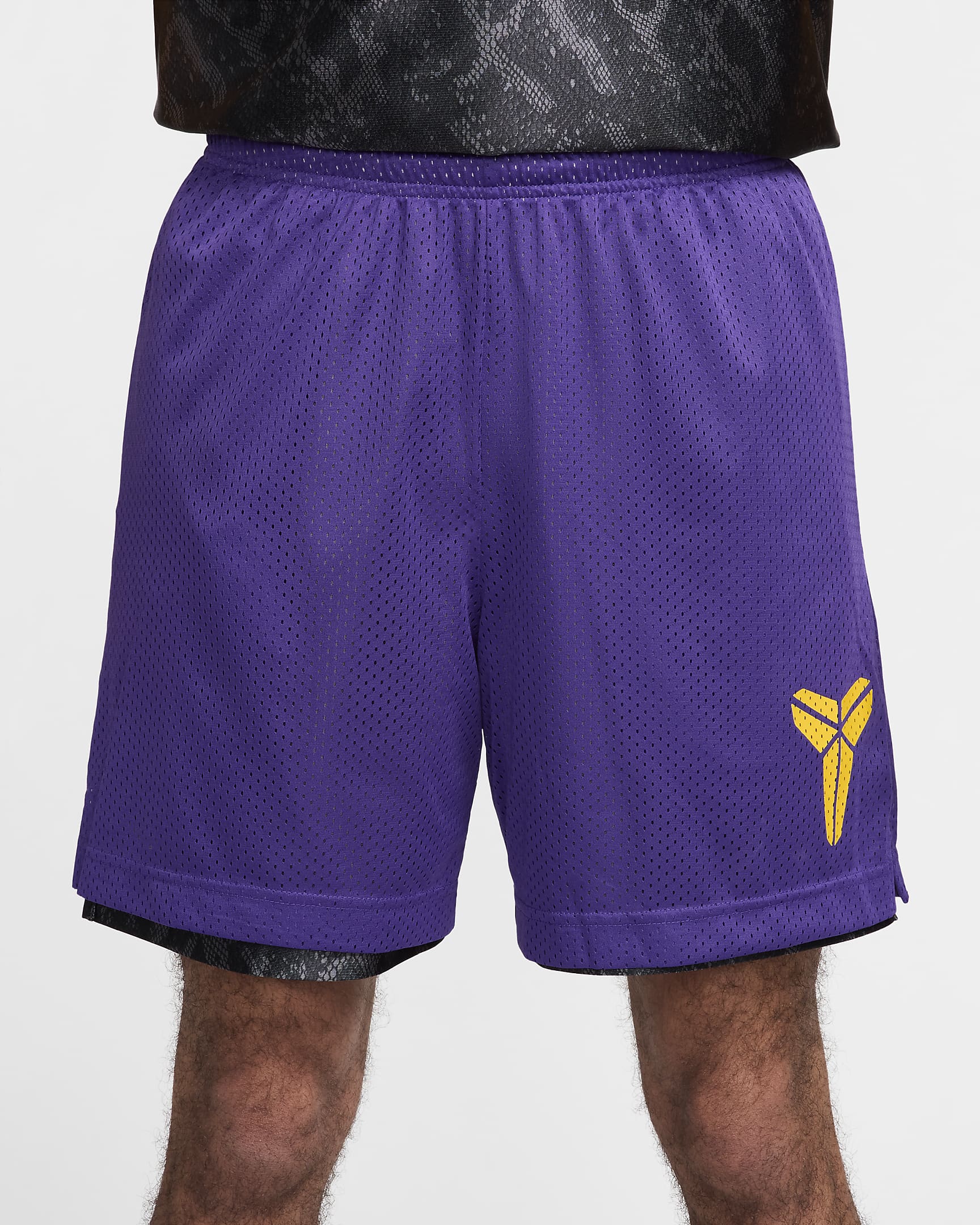 Shorts de básquetbol Nike Dri-FIT Standard Issue de 15 cm reversibles para hombre KB - Negro/Morado campo/Amarillo