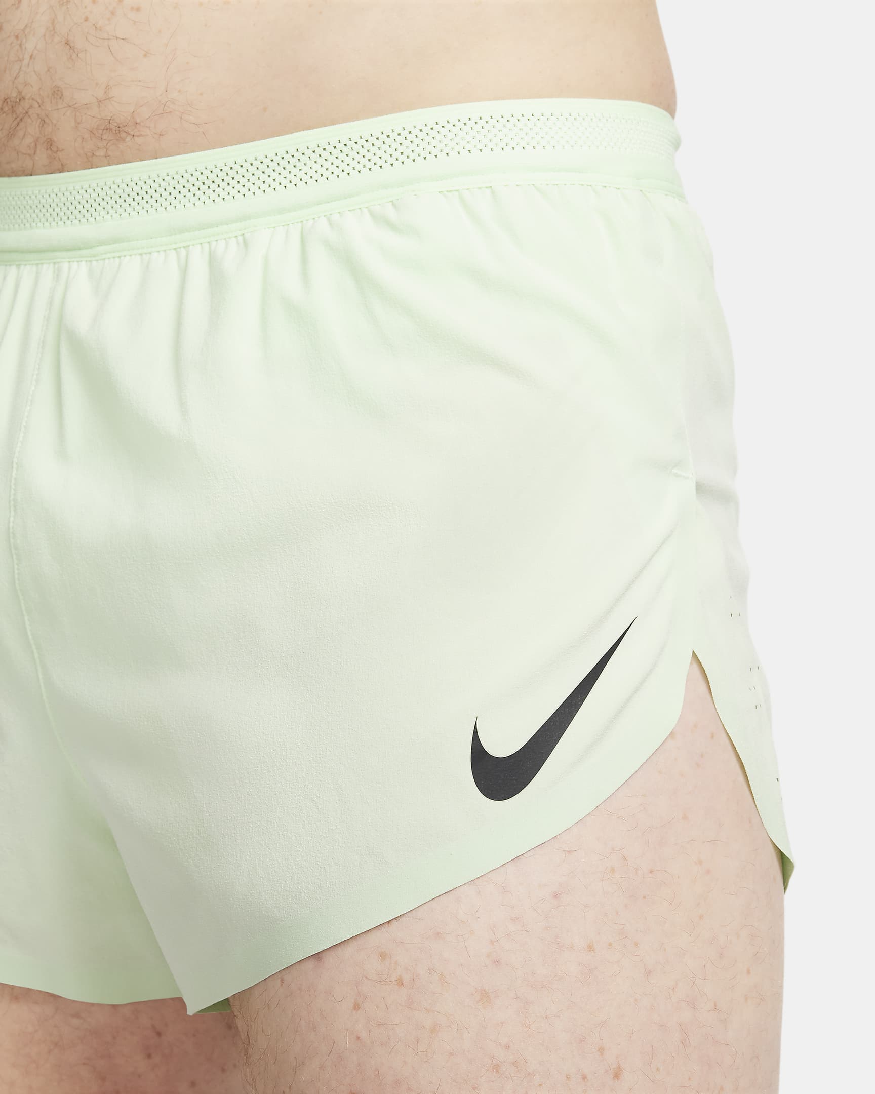 Shorts de correr Dri-FIT ADV de 5 cm con forro de ropa interior para hombre Nike AeroSwift - Verde vapor/Negro