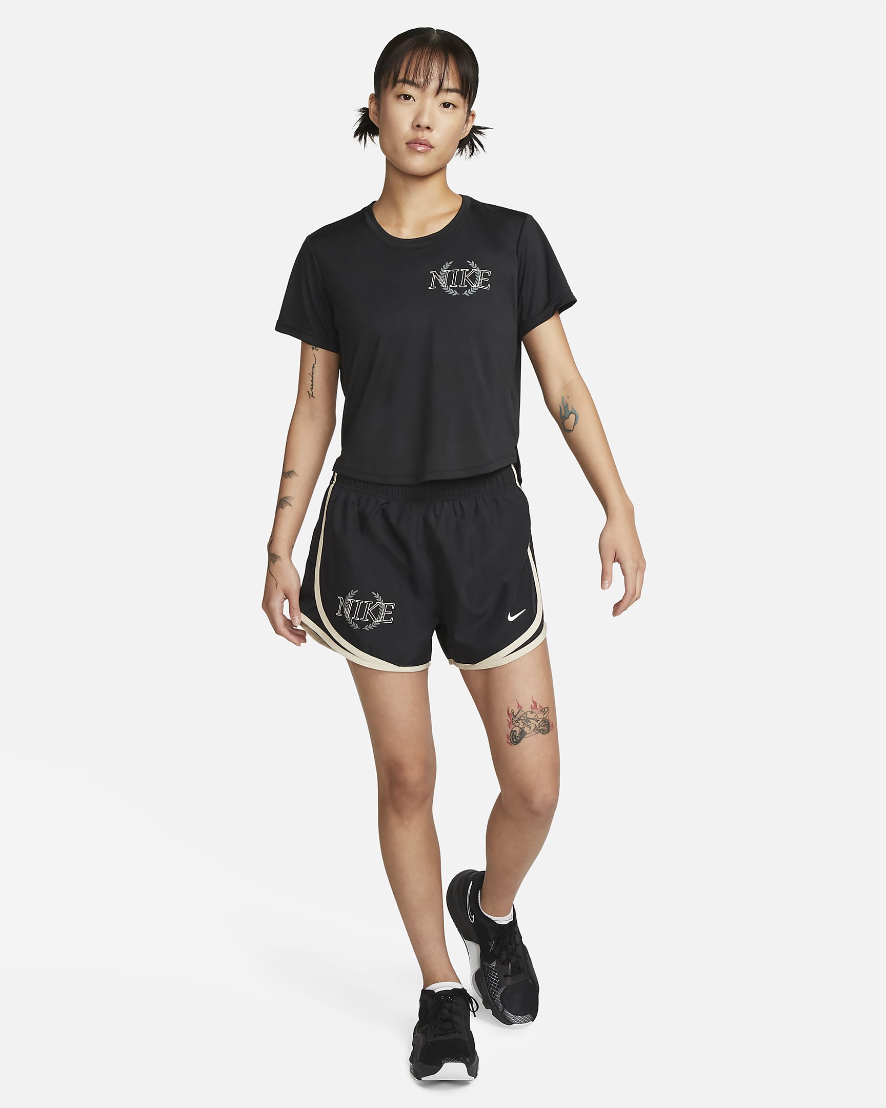 Nike Dri-FIT One Women's Graphic Short-sleeve Crop Top. Nike PH